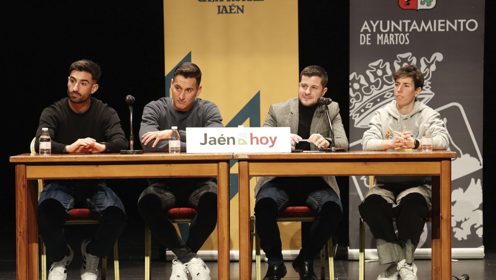 En imágenes: 'La tertulia deportiva de Jaén Hoy', espacio de diálogo entre deportistas y escolares en Martos