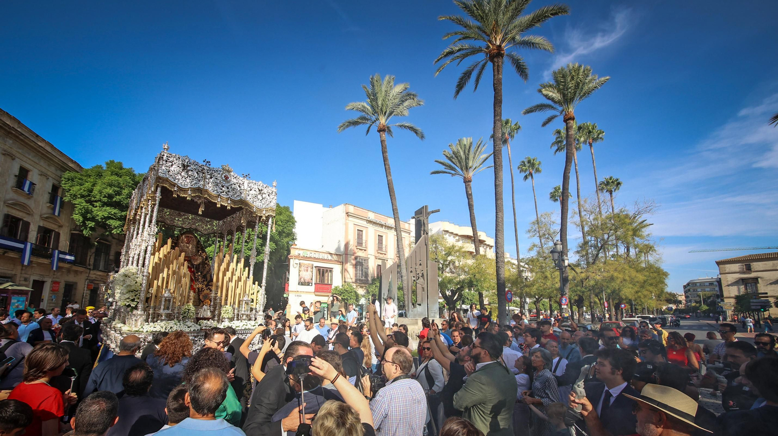 La Virgen de la Estrella ilumina las calles de Jerez La Virgen de la Estrella ilumina las calles de Jerez