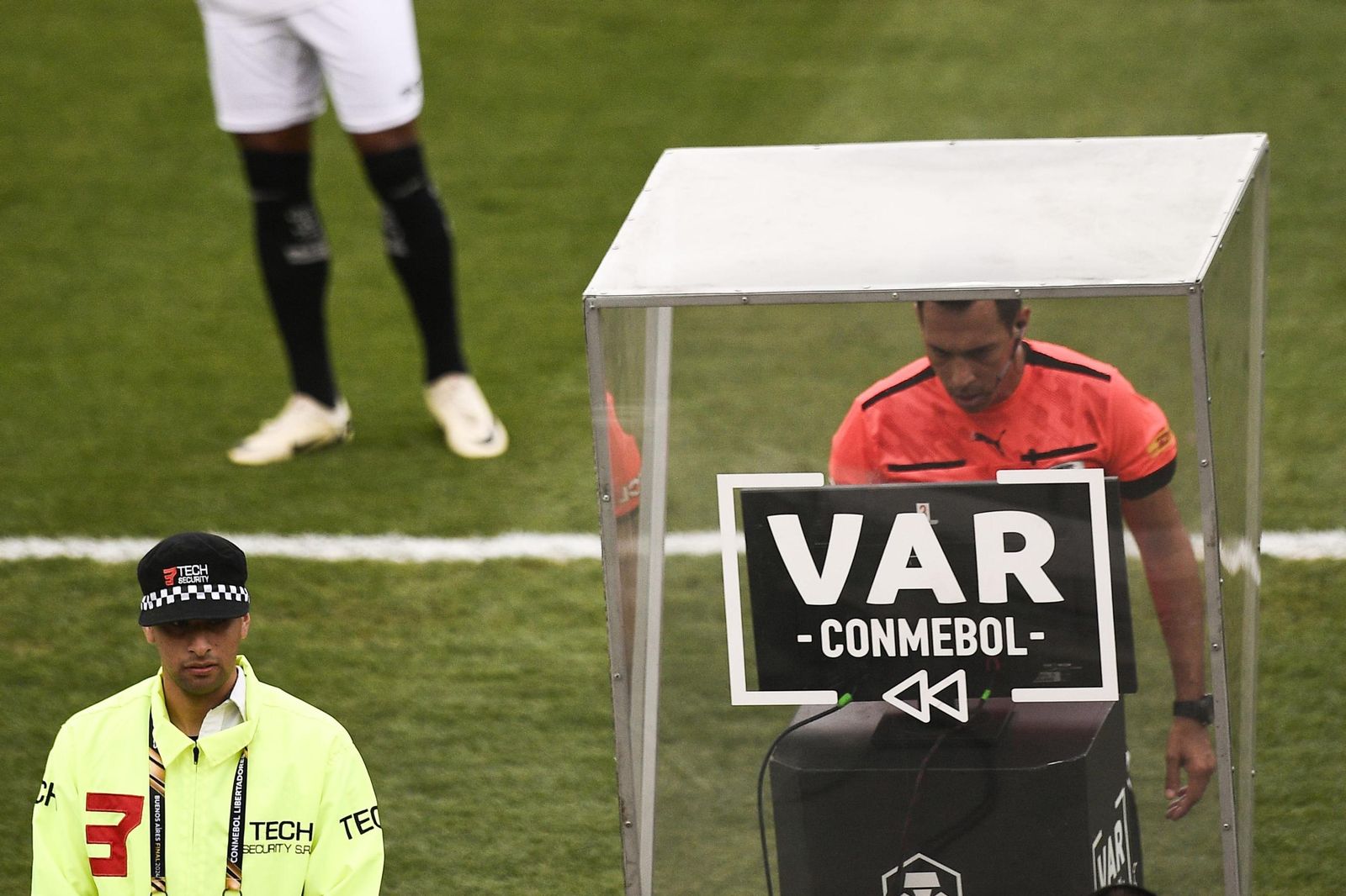 Las fotos de una final de la Libertadores histórica; Botafogo, campeón con 10, ante Atlético Mineiro