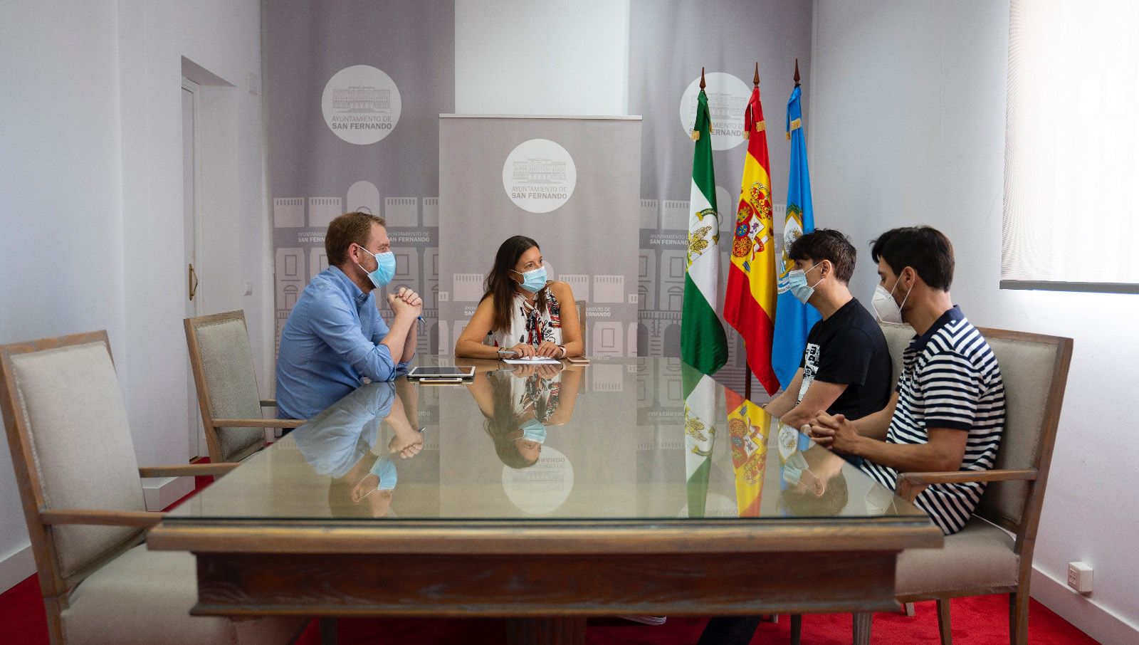 Visita de responsables de Deca Technologies a la Alcaldía isleña.