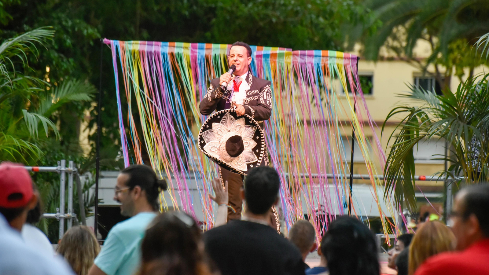 Fotos de la celebración del Orgullo LGTBI en Algeciras con Manolita Chen