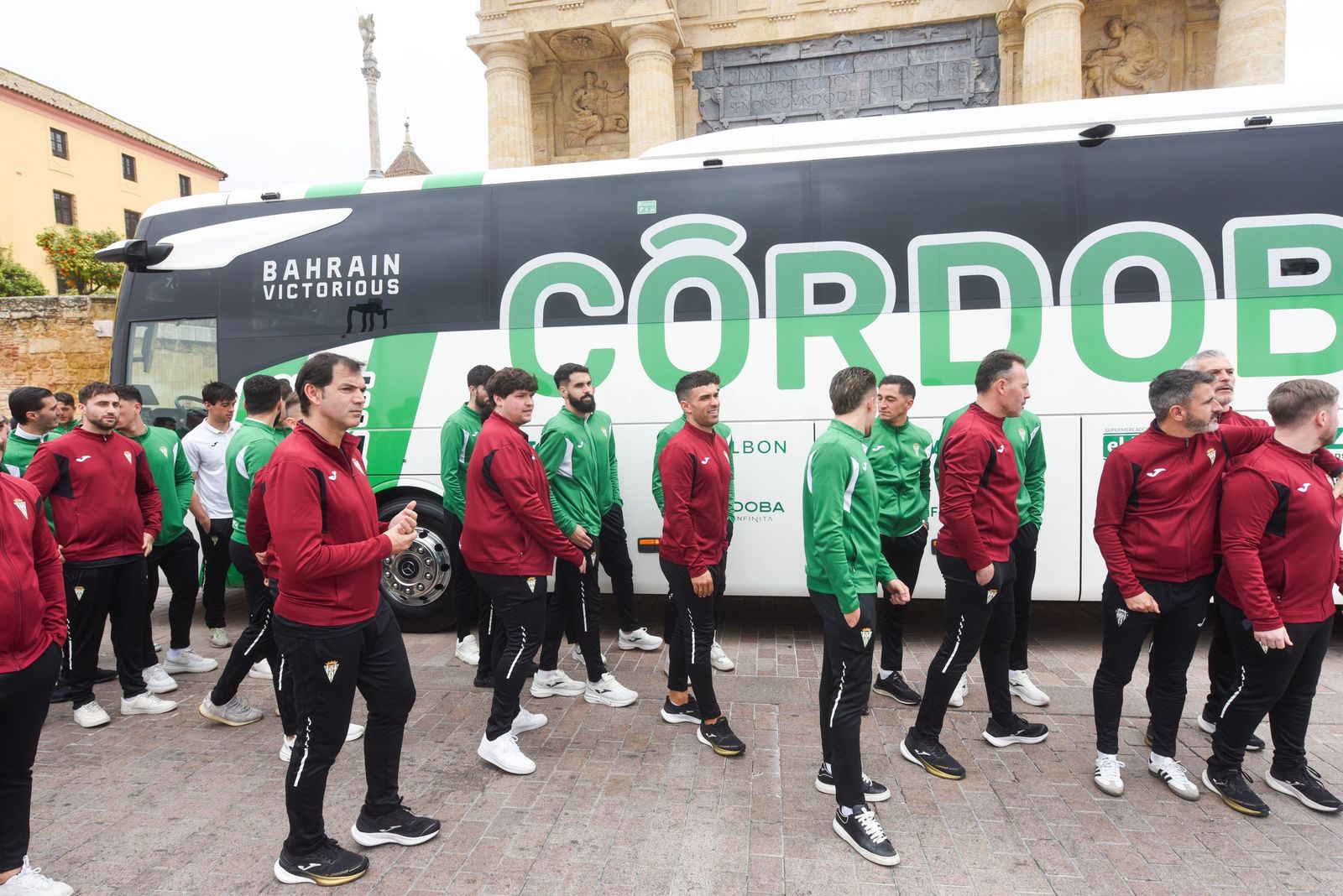 Las mejores fotos de la presentación del nuevo autobús del Córdoba CF