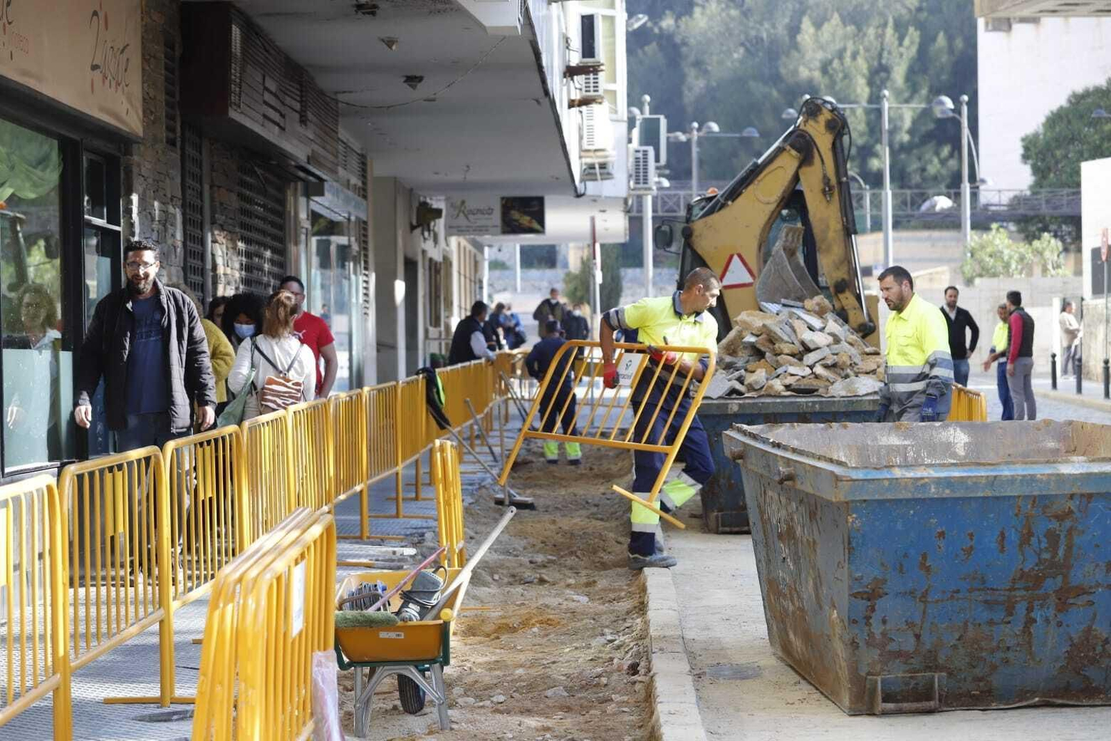 Trabajos en la calle Padre Marchena.