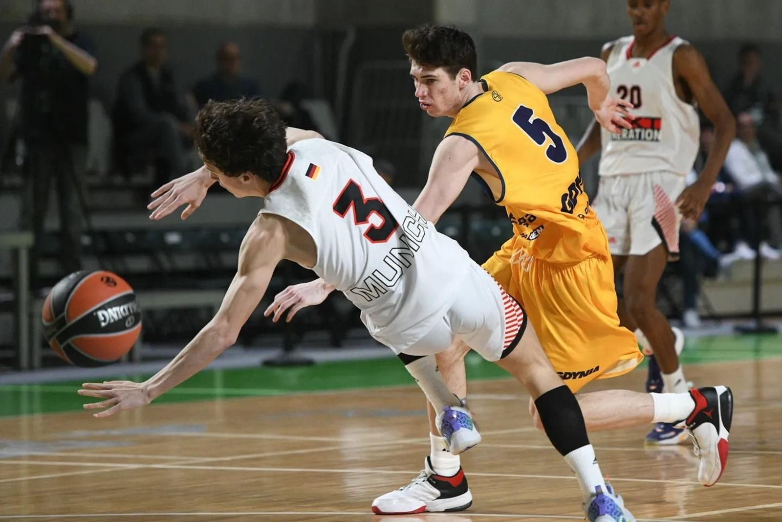 Las fotos de Álvaro Folgueiras y Mario Saint-Supéry en el Adidas Next Generation de Ljubljana