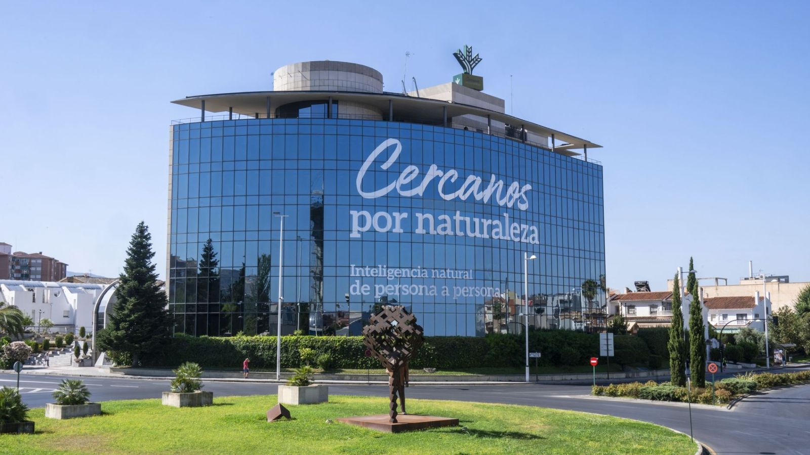 Imagen de archivo de la fachada de Servicios Centrales de Caja Rural Granada