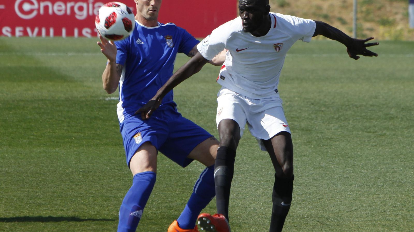 Salas, contra el Sevilla C en la 18/19.