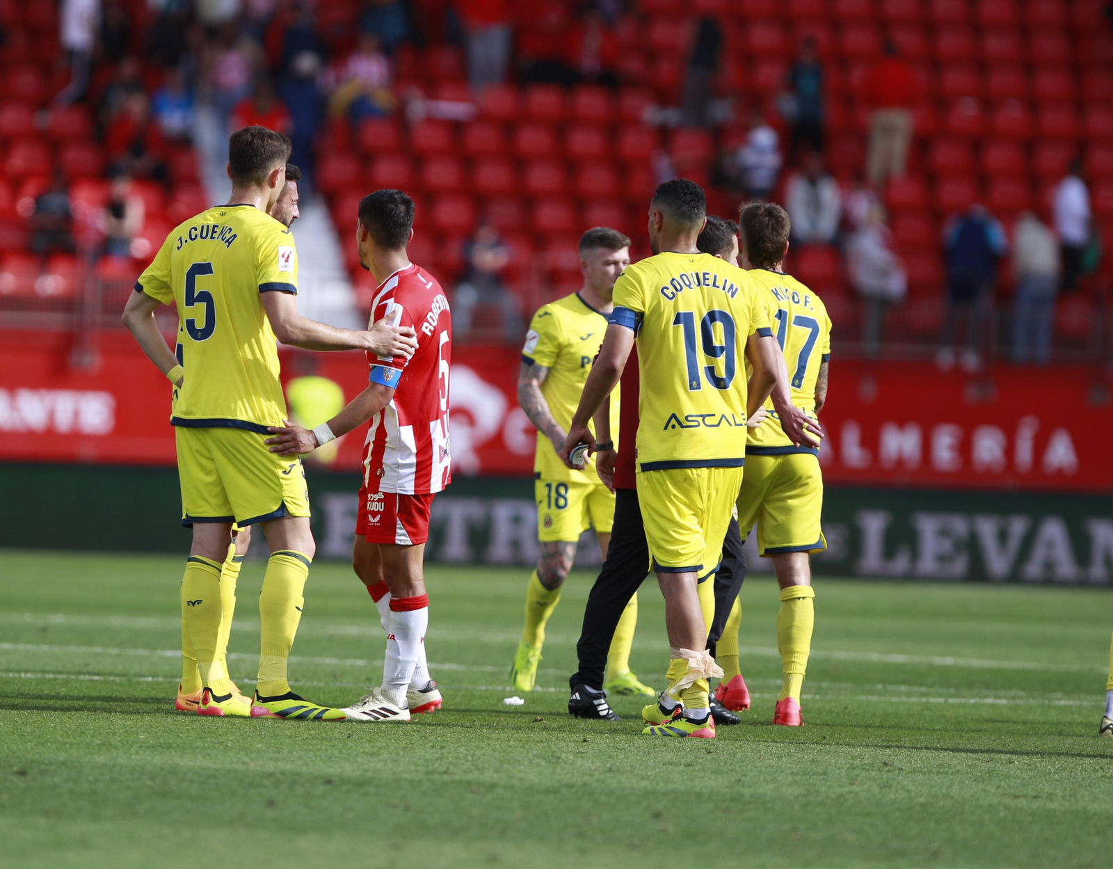 Las mejores imágenes del partido de fútbol U.D. Almería-Villarreal C.F.