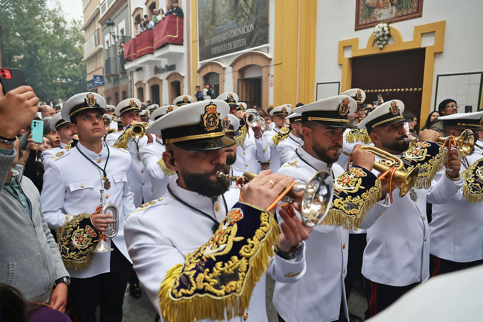 Miércoles Santo: La Hermandad de La Esperanza por las calles de Huelva