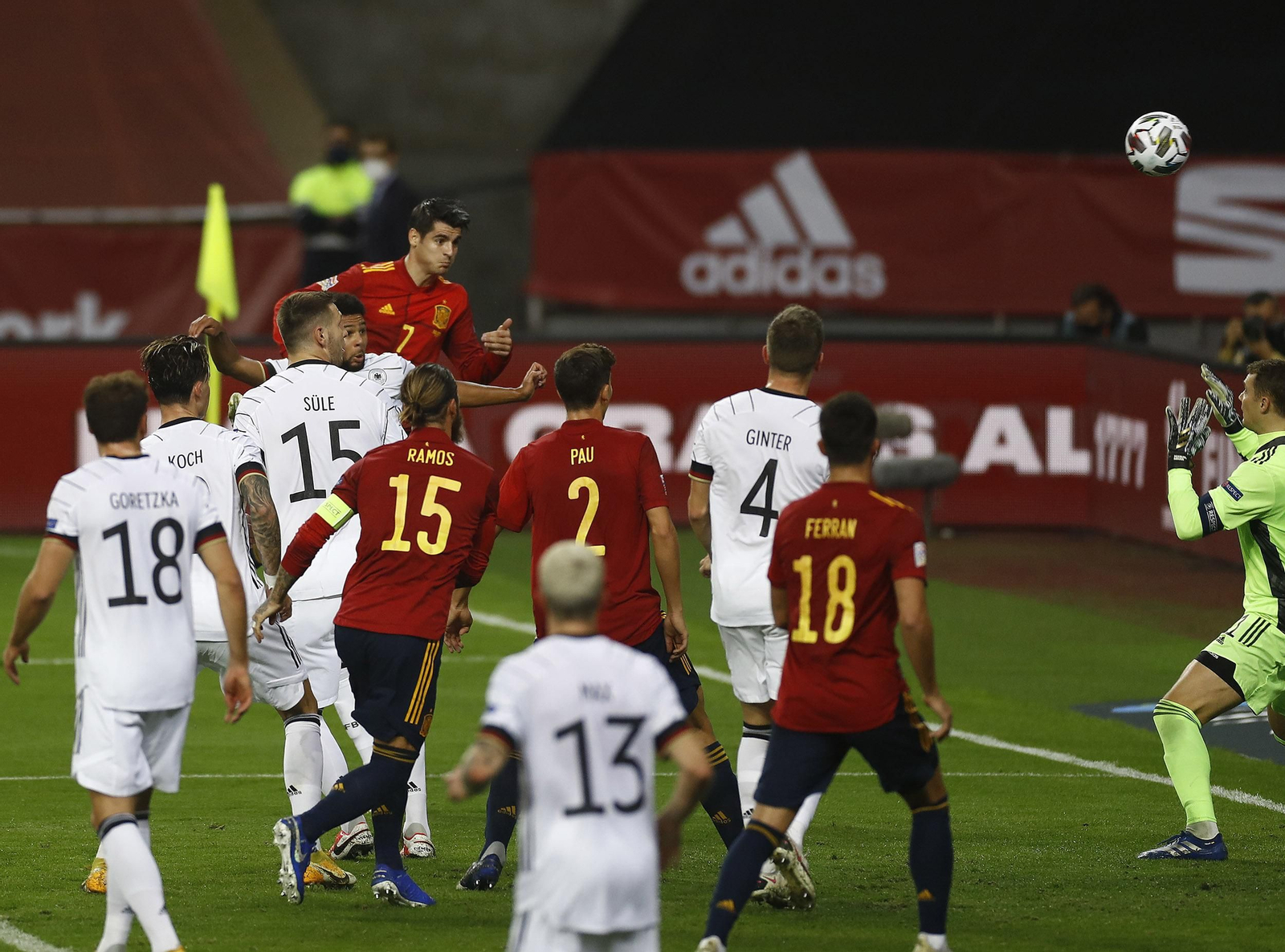 Morata consigue un gol en el último partido contra Kosovo en el Estadio de la Cartuja.