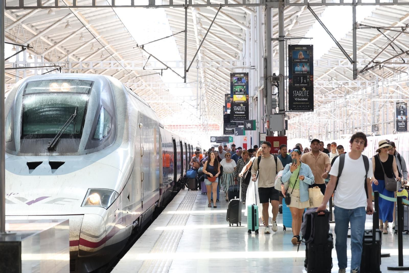 El tren en el que llegaron este martes el profesor de Málaga y los alumnos.