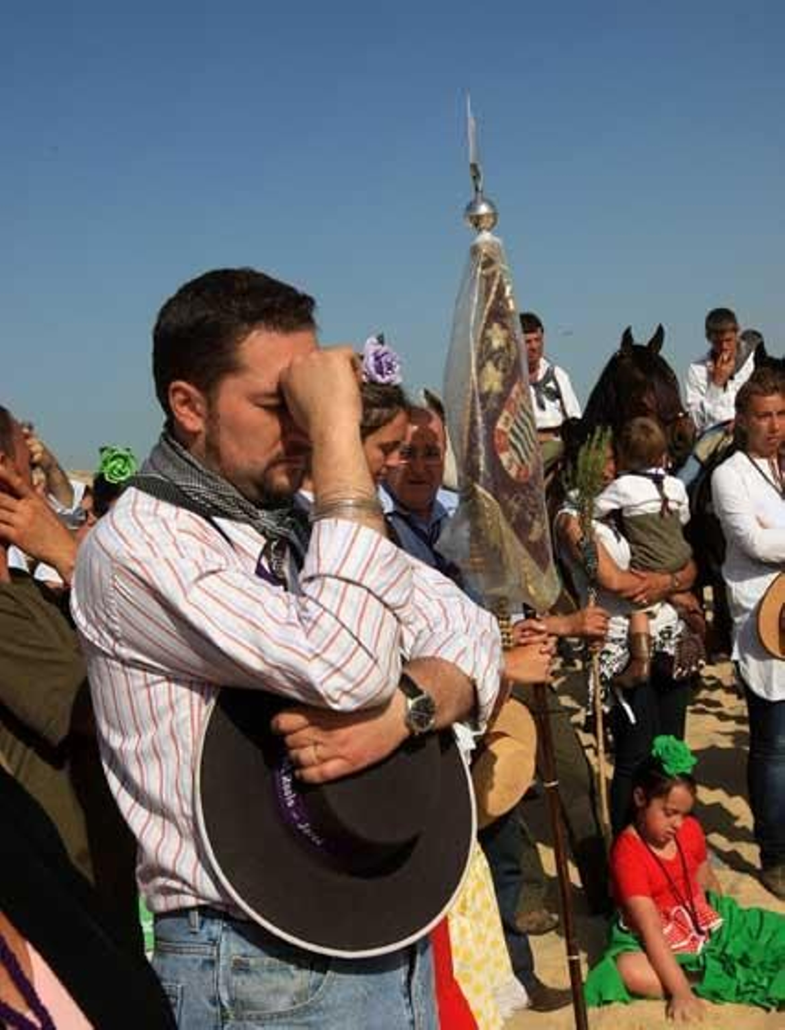 Un romero, con gesto pensativo durante la celebración de la Eucaristía.

Foto: Juan Carlos Toro