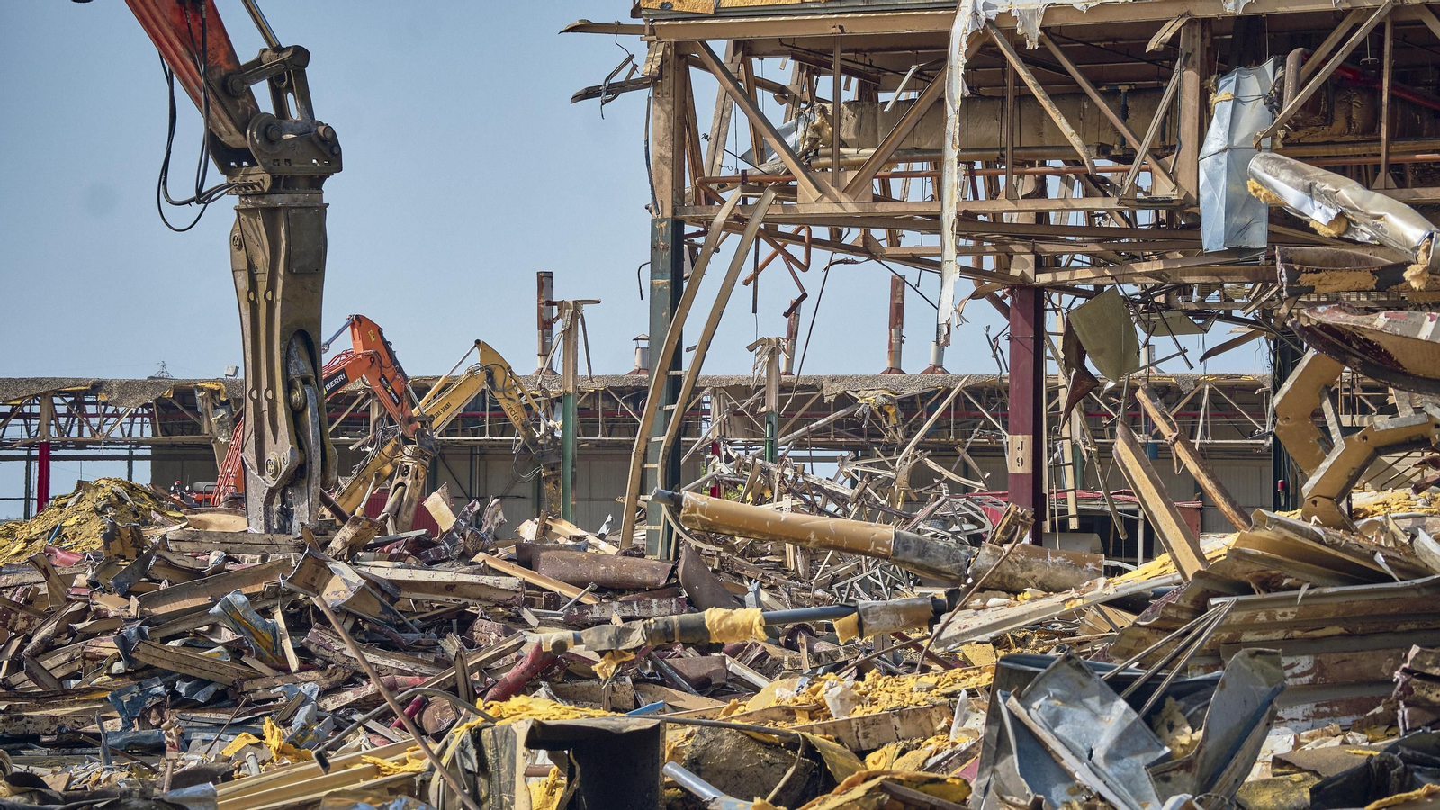 Derribo de la antigua factoría de Delphi.