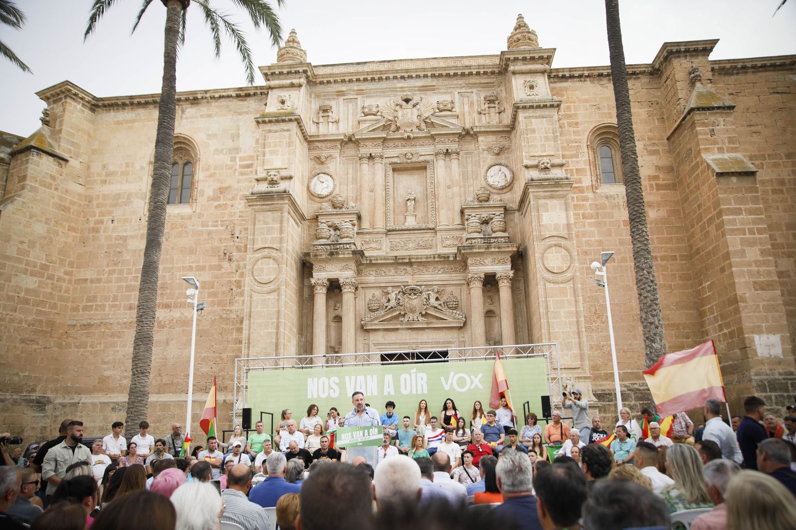 Imágenes de campaña para las elecciones europeas de VOX