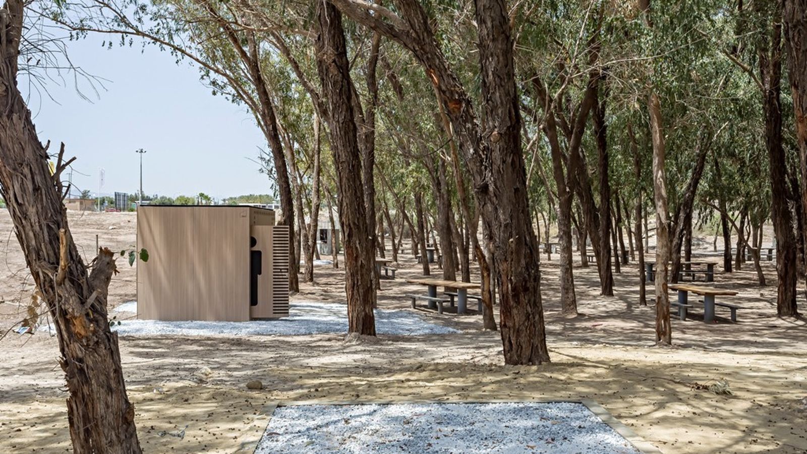 La empresa ha instalado un módulo de aseos públicos en Vera.