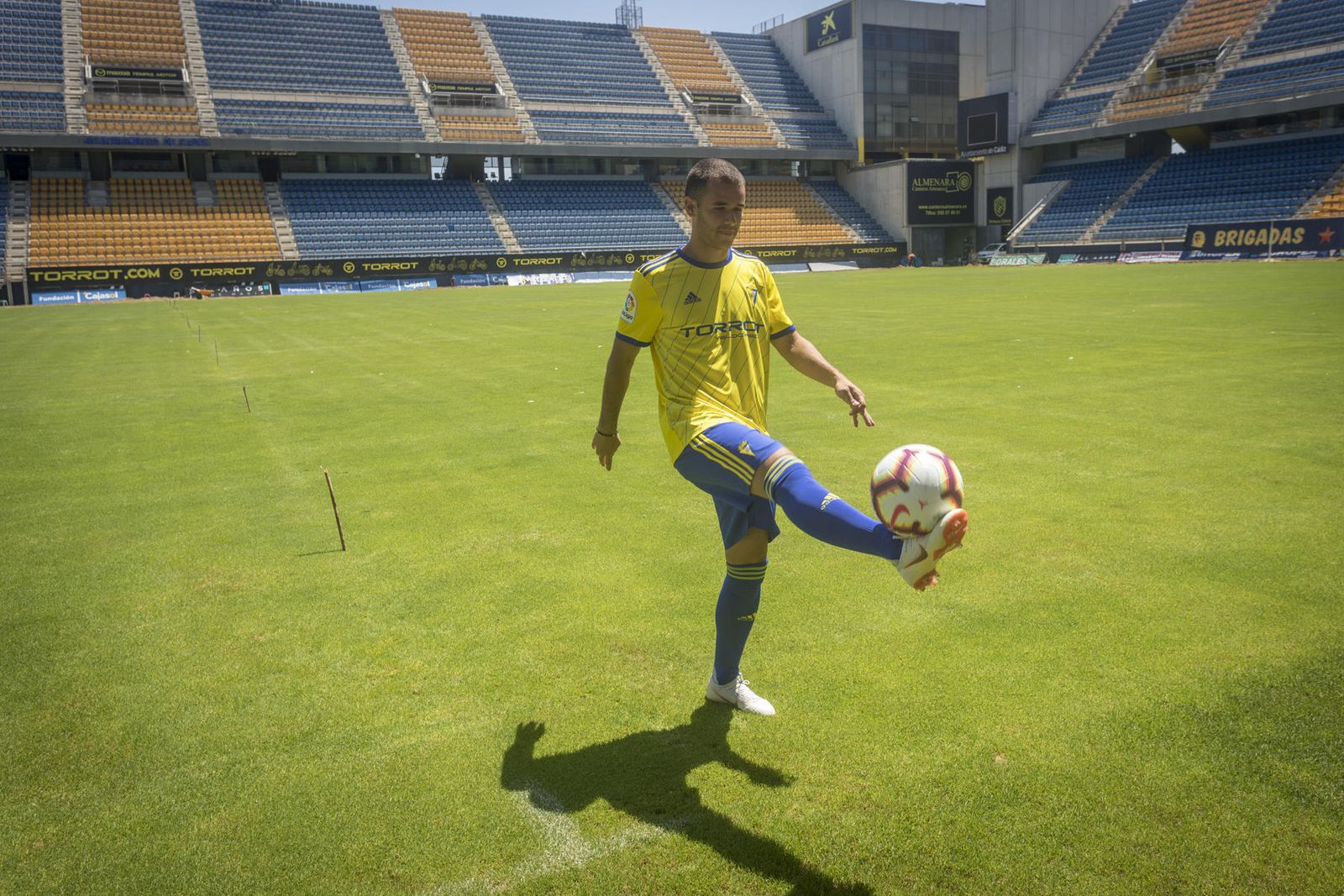 Aketxe, durante una de sus etapas en el Cádiz.