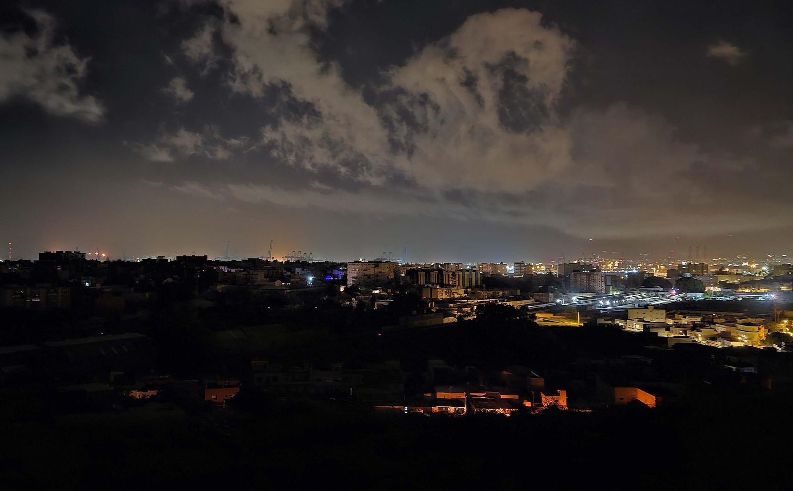 Algeciras durante la noche del apagón histórico, en imágenes