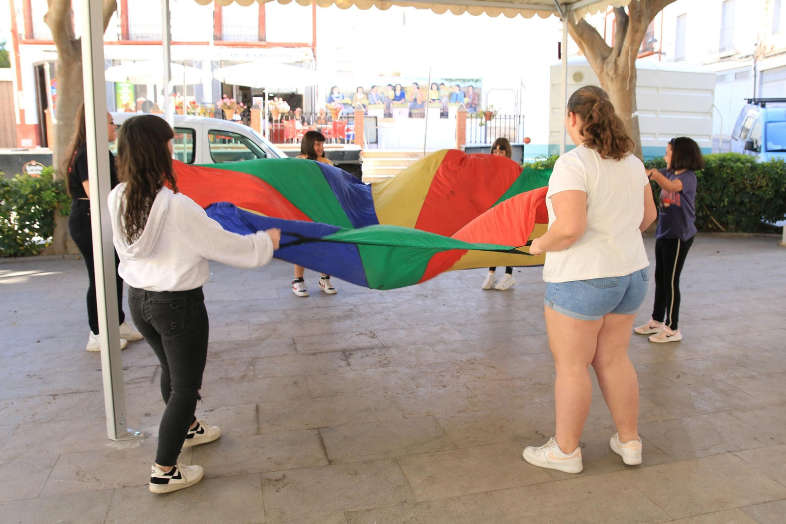 Los niños se divierten en las fiestas de Canjáyar