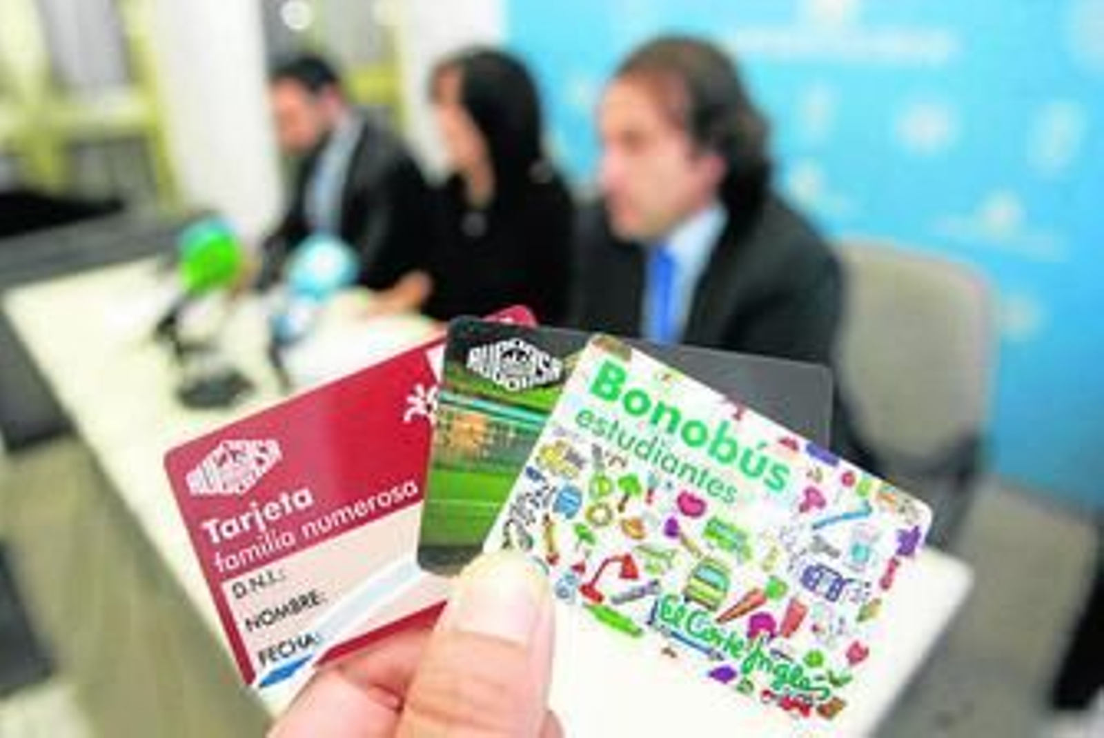 Detalles de los nuevos bonobús electrónicos.