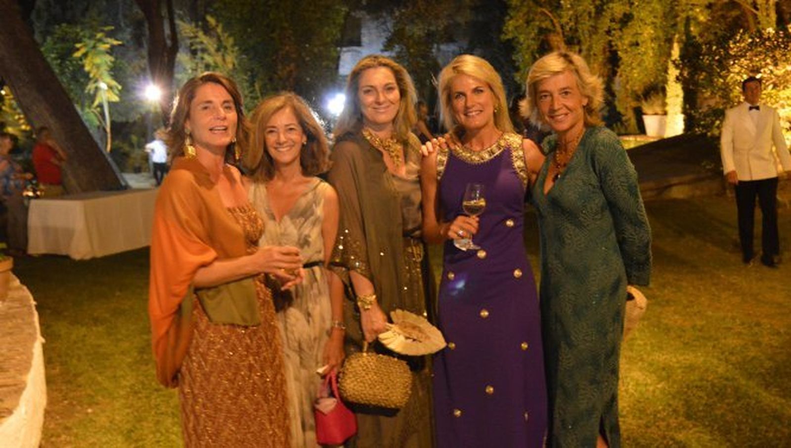 La anfitriona Cristina Luque con Teresa Mencos, Reyes Pacheco, María Luisa Guardiola y Marta Barroso.