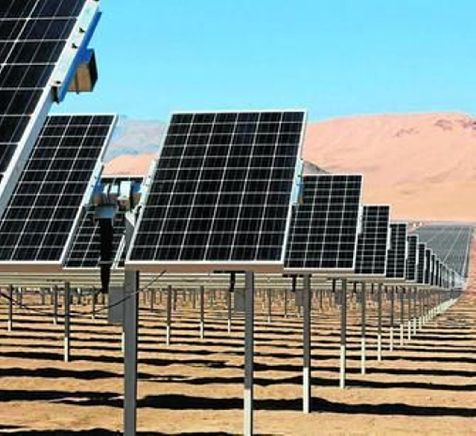 Planta fotovoltaica Amanecer Solar Cap, situada en el desierto de Atacama.