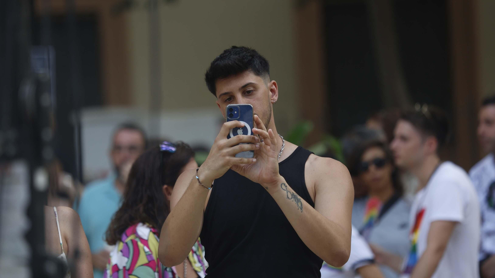Las fotos de la fiesta del Orgullo LGTBI en el Parque María Cristina en Algeciras