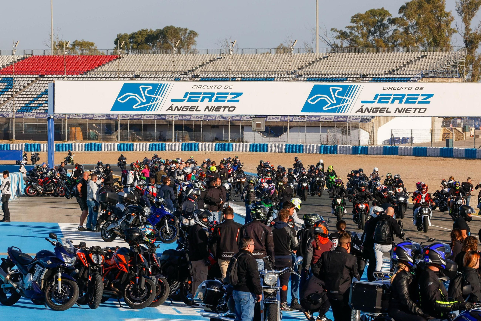 Imágenes del histórico 'Gran Encuentro Motero' en el Circuito Jerez