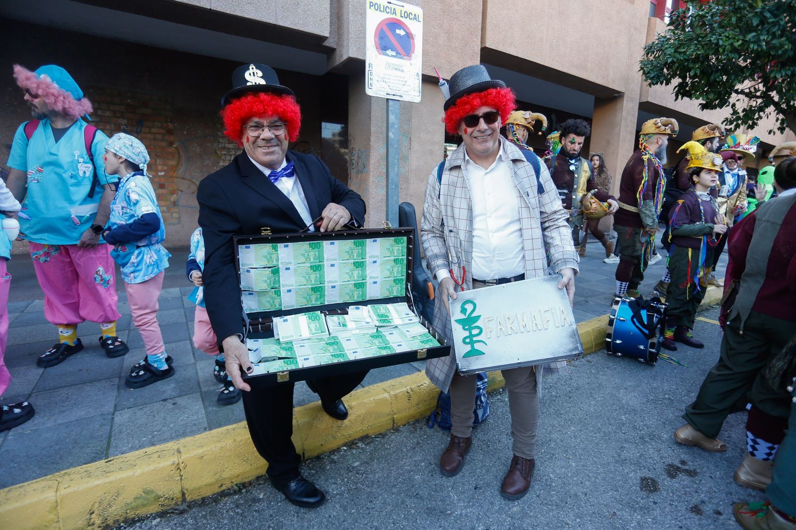 Búscate en las fotos de la cabalgata del Carnaval de Algeciras 2026
