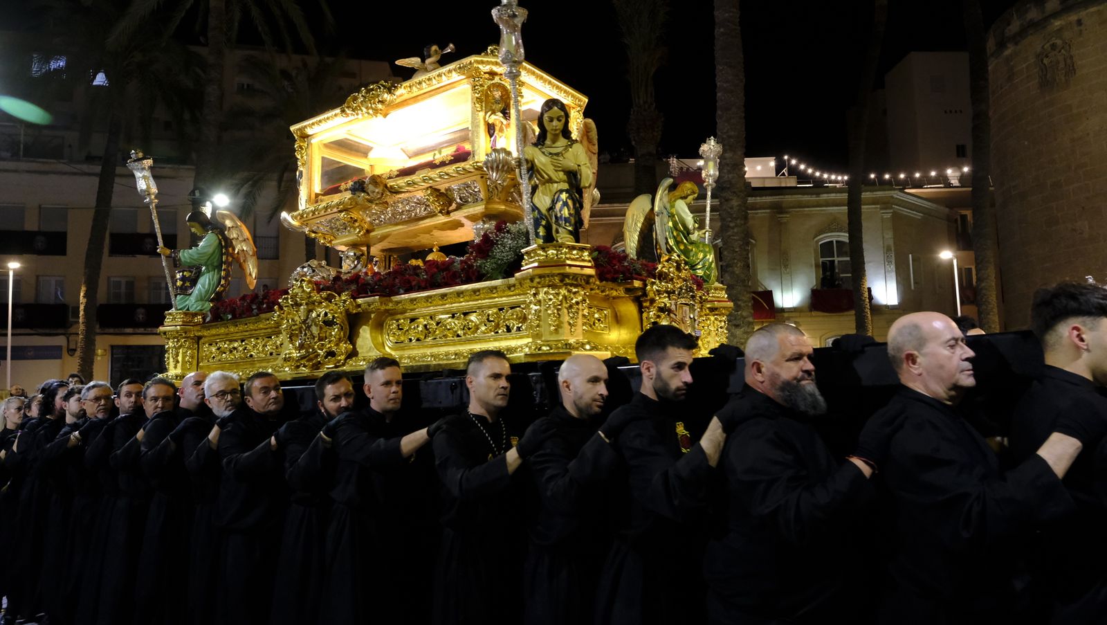 Las mejores imágenes del Santo Sepulcro, en Almería