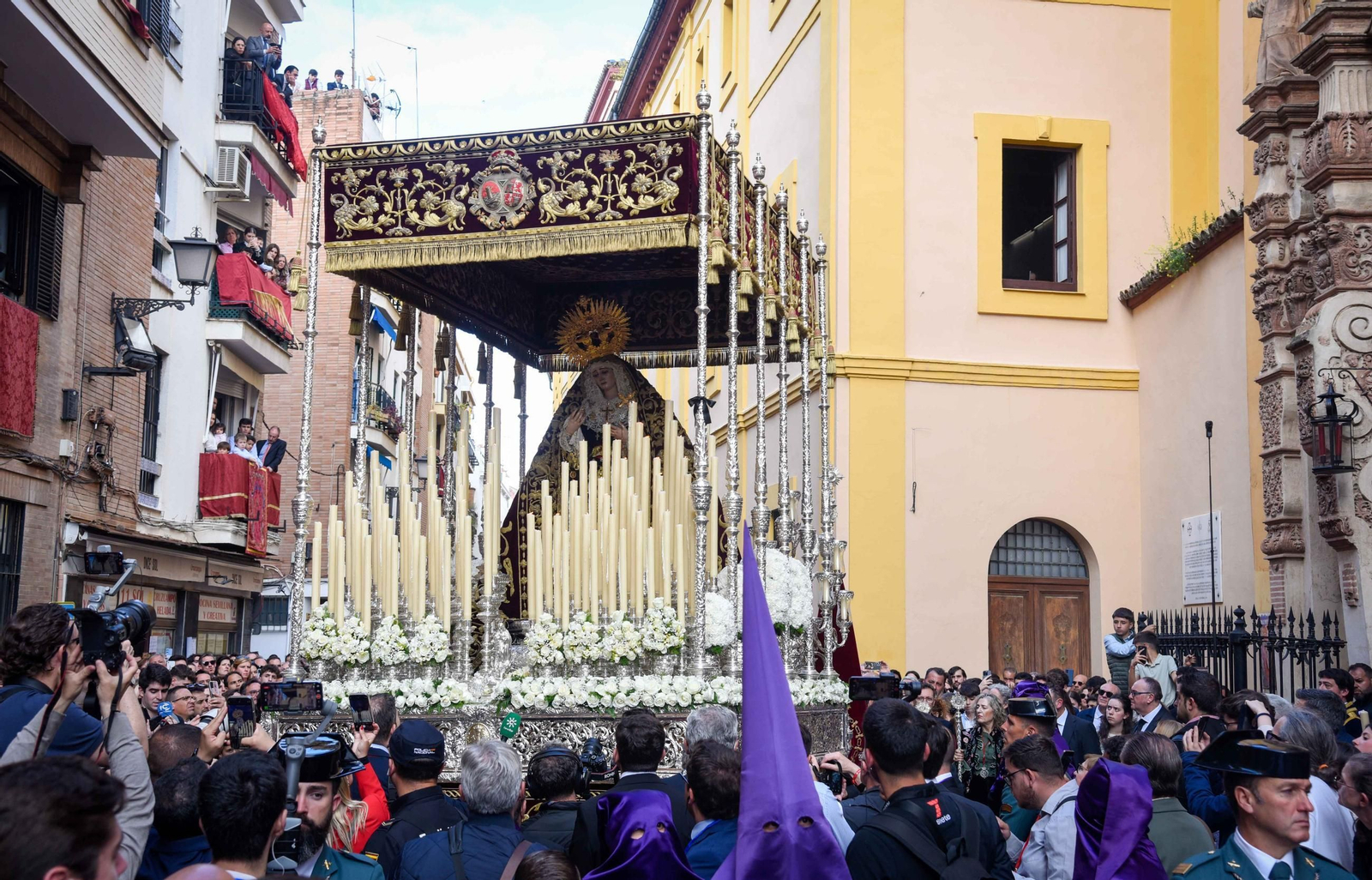 La Hermandad de Las Cigarreras en la Semana Santa de Sevilla 2025