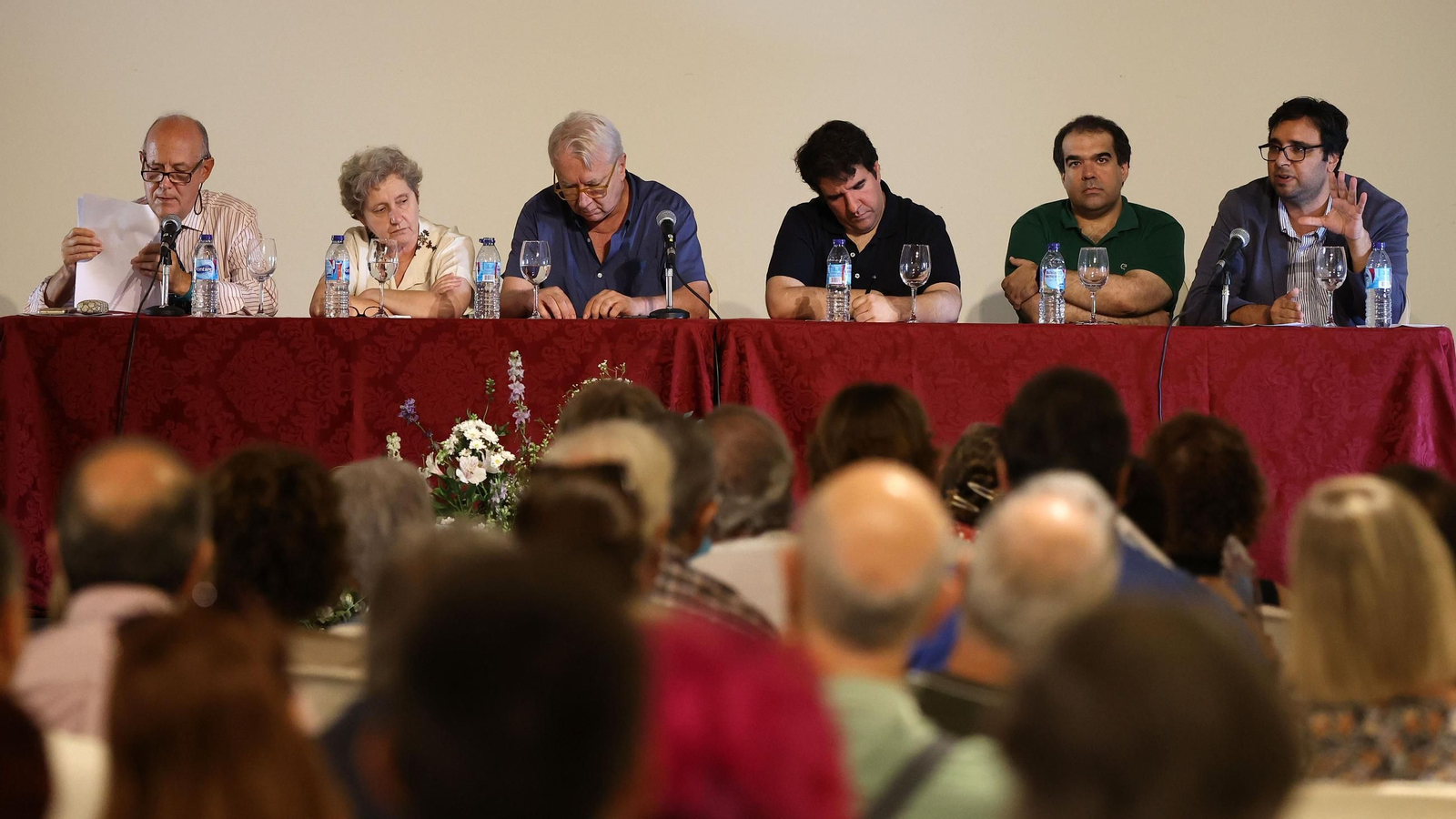 Imágenes del gran ambiente en la Feria del Libro en Jerez