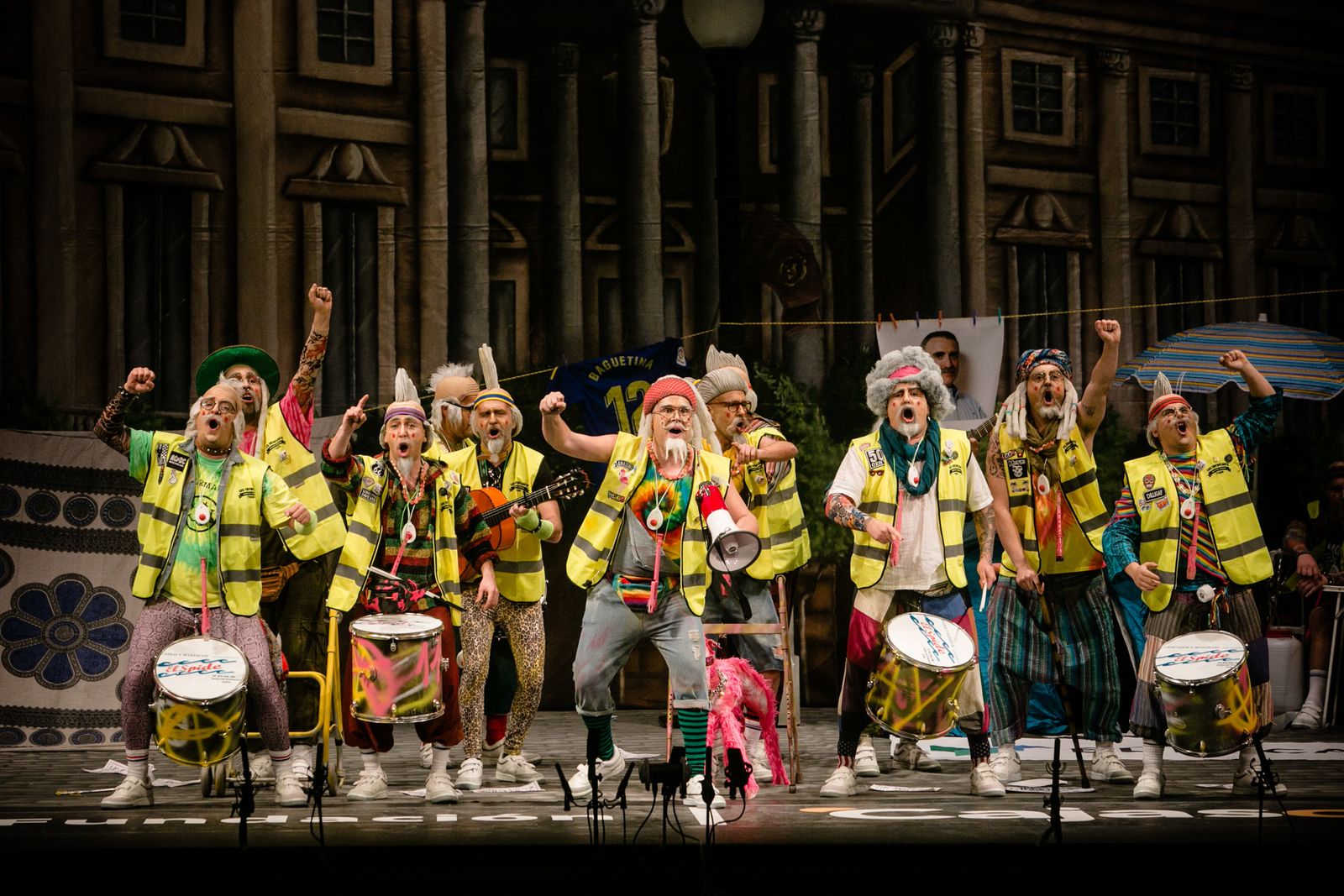 La chirigota "Los yayoflautas" cerró con su actuación la función del domingo.