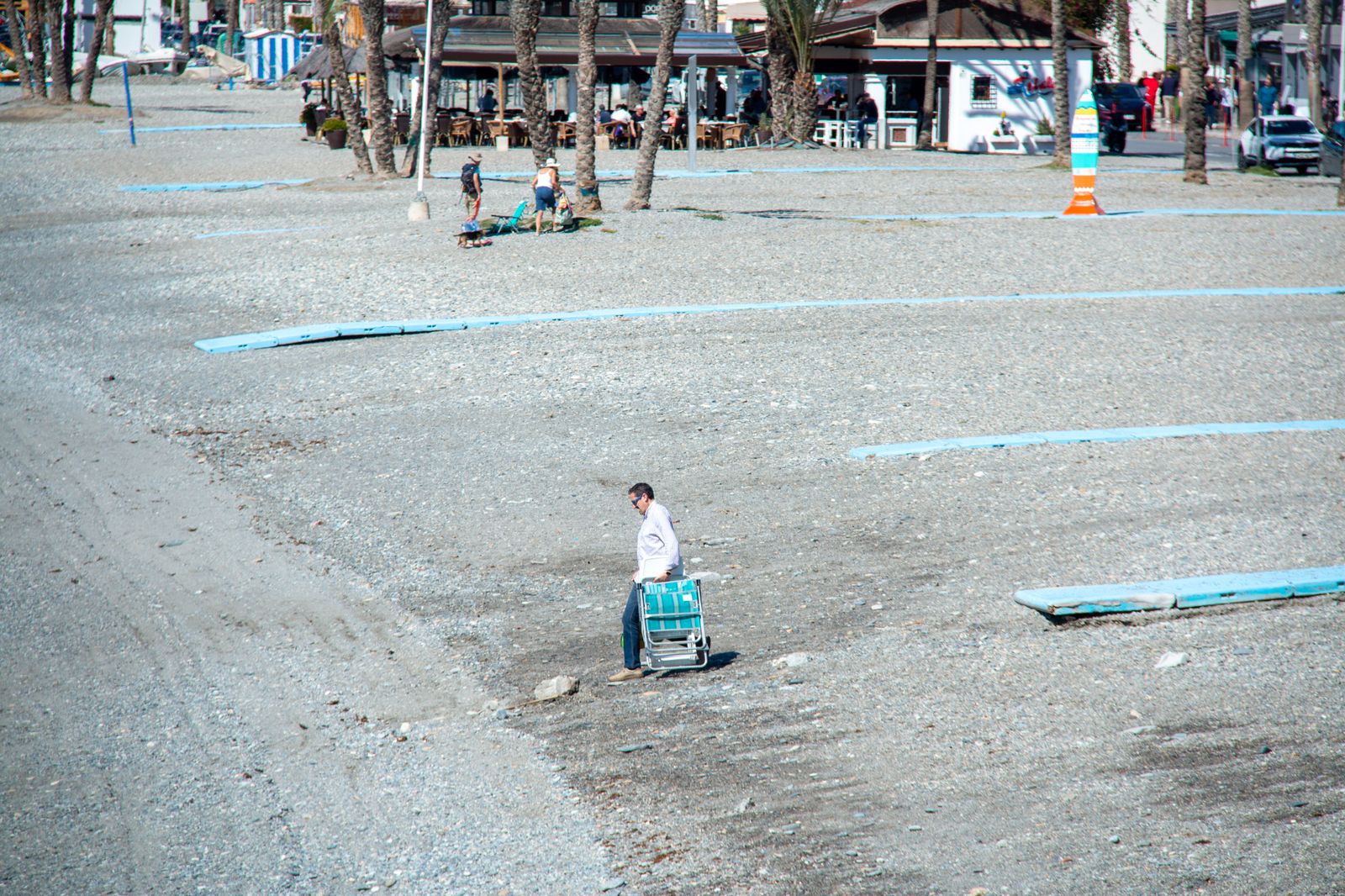 La Costa disfruta de un Día de Andalucía con viento, sol y playa