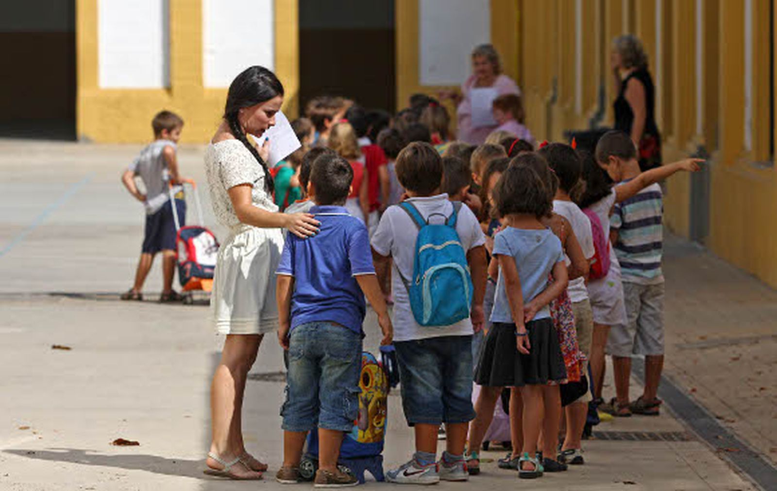 Comienza el curso escolar de los recortes con "absoluta normalidad"