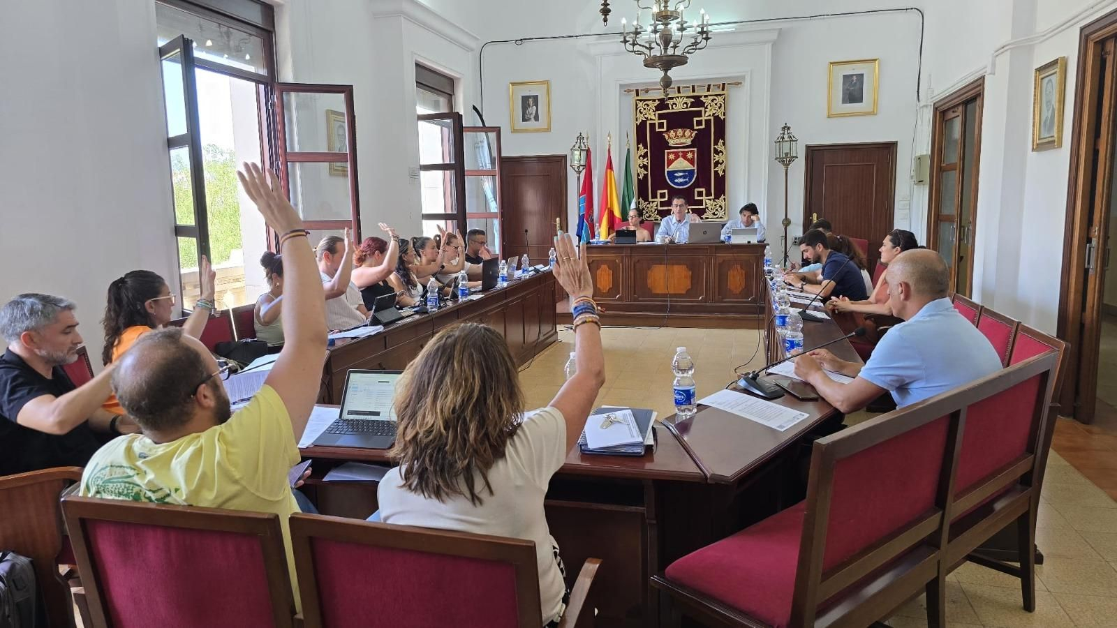 El Pleno aprobando el Presupuesto Municipal de Barbate para 2025
