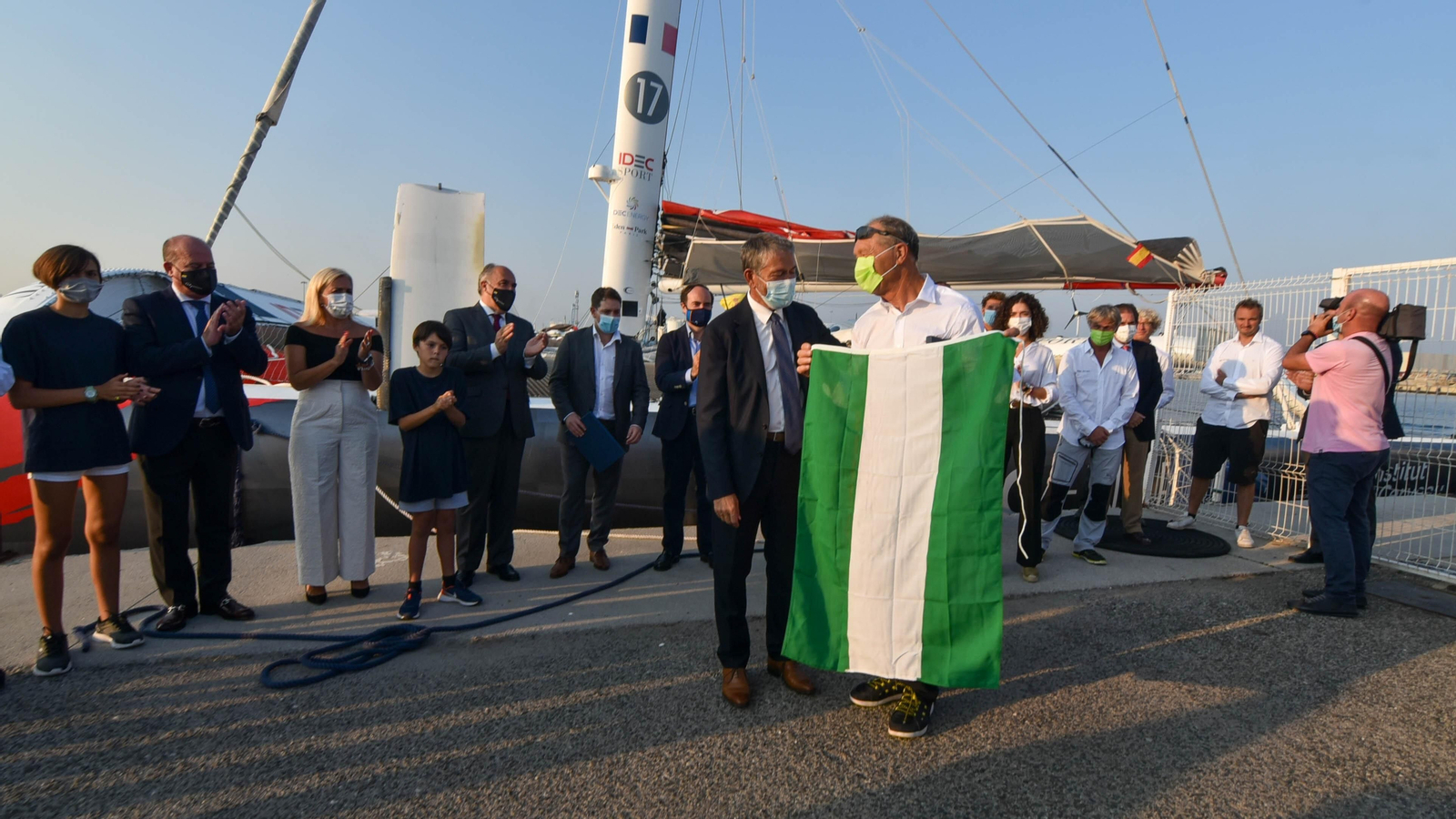 Las fotos del maxitrimaran y la presentación del puerto seco de Antequera