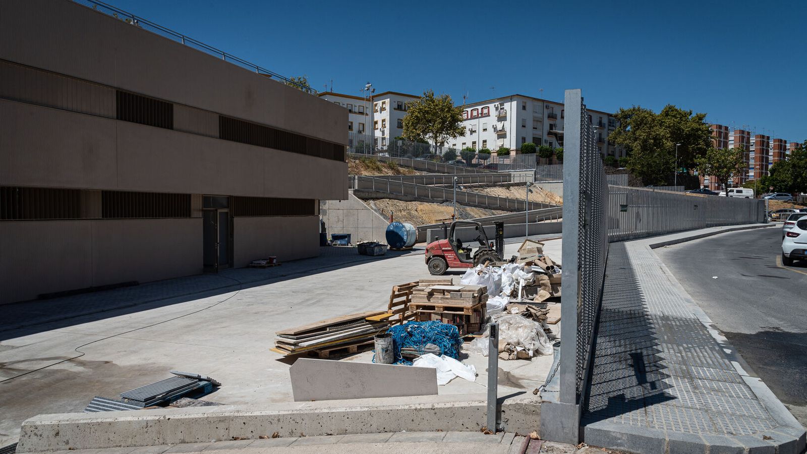 El nuevo centro de salud de Isla Chica sigue en obras, más allá de los plazos anunciados.