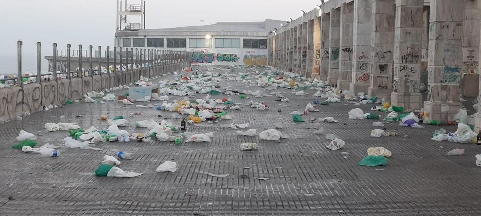 Así ha amanecido la Punta de San Felipe en Cádiz este 1 de noviembre