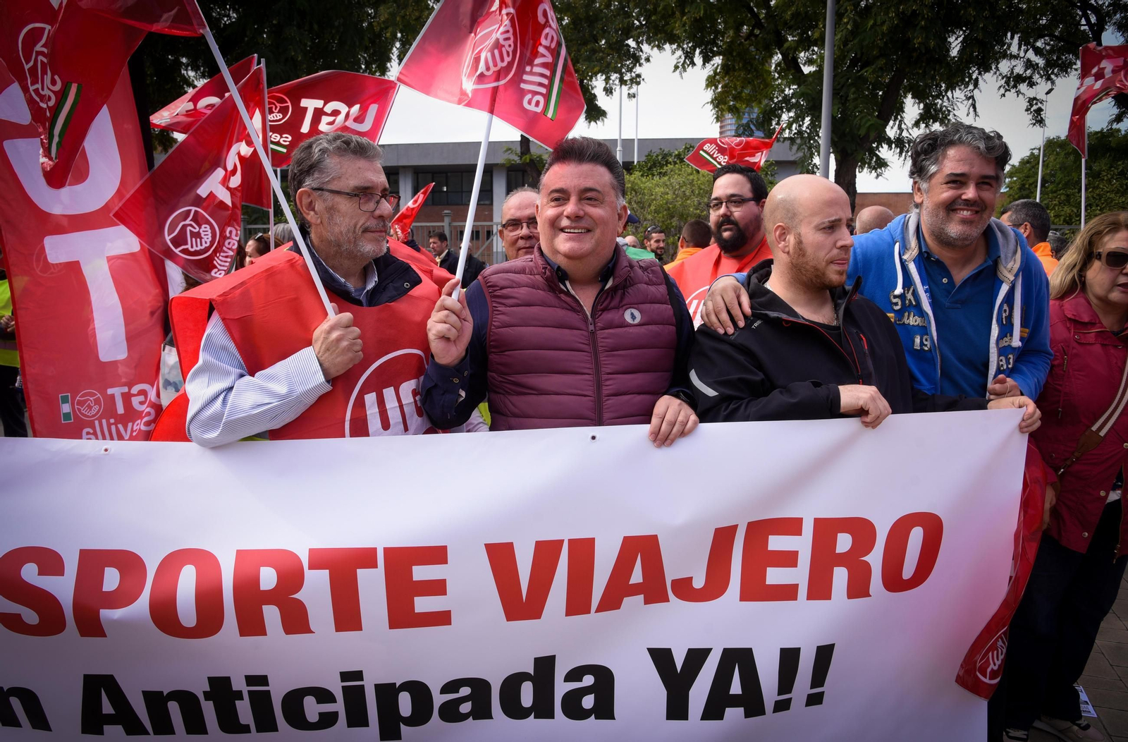 Protesta de Tussam por la huelga nacional de transporte público