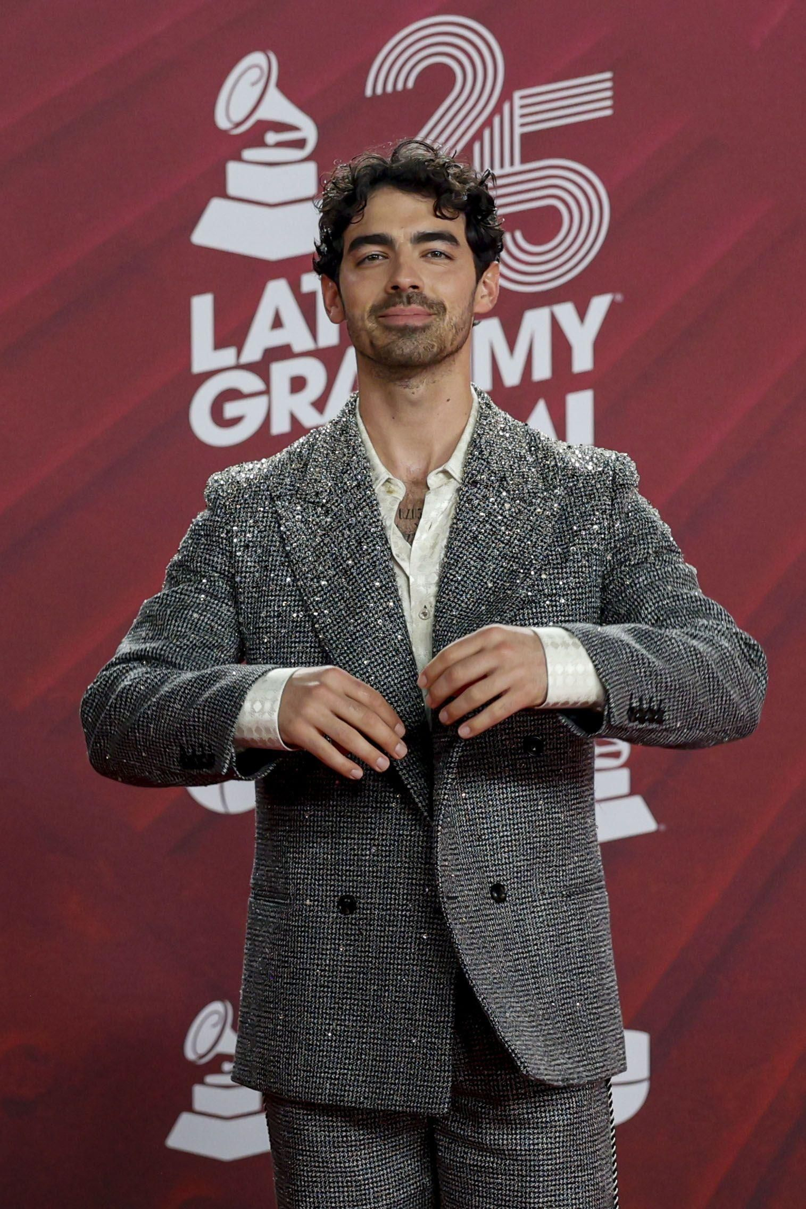 Todos los famosos, tendencias y curiosidades en la alfombra roja de la 25 edición de los Grammy Latinos