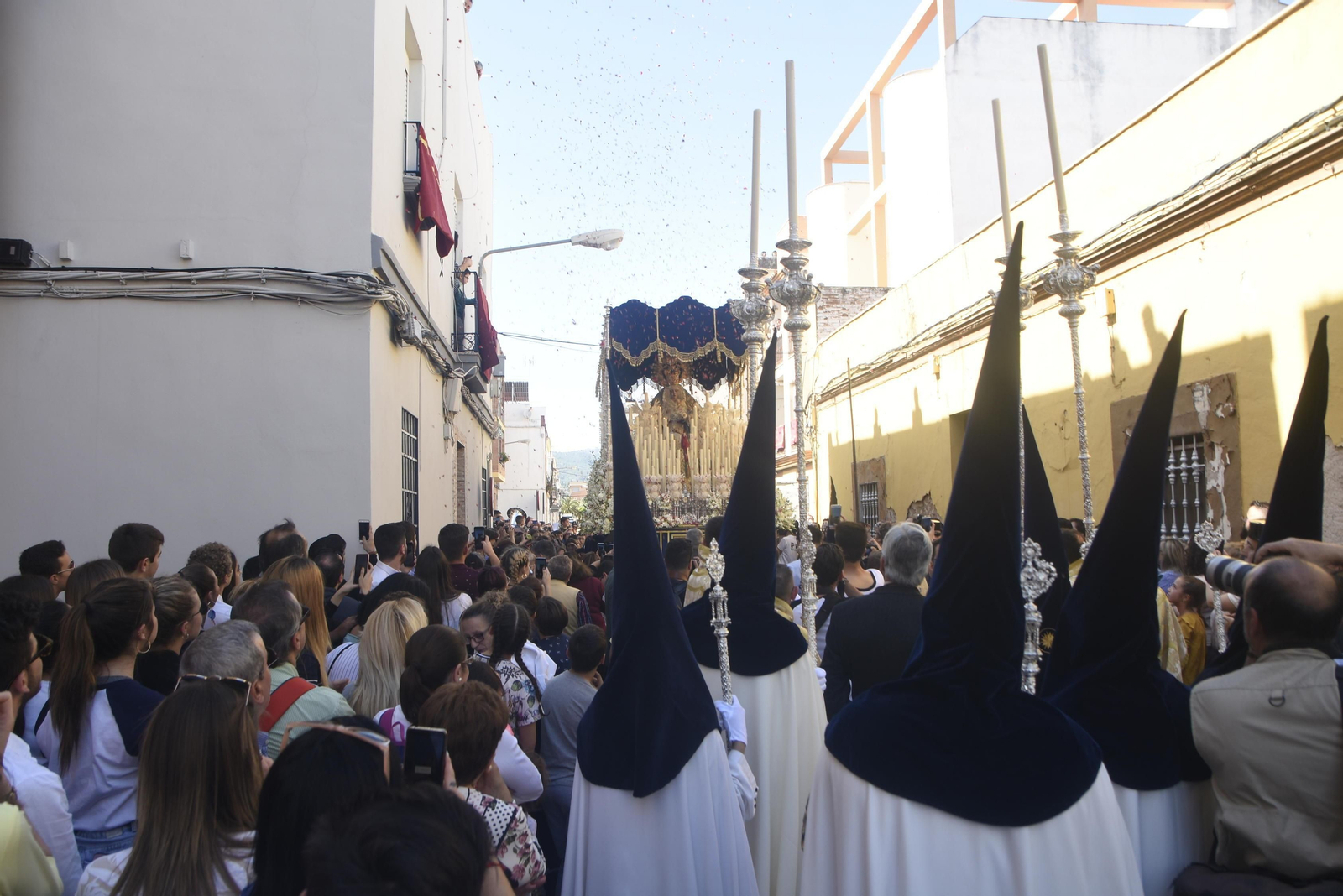 Nazarenos de la Estrella durante la Semana Santa de 2019.