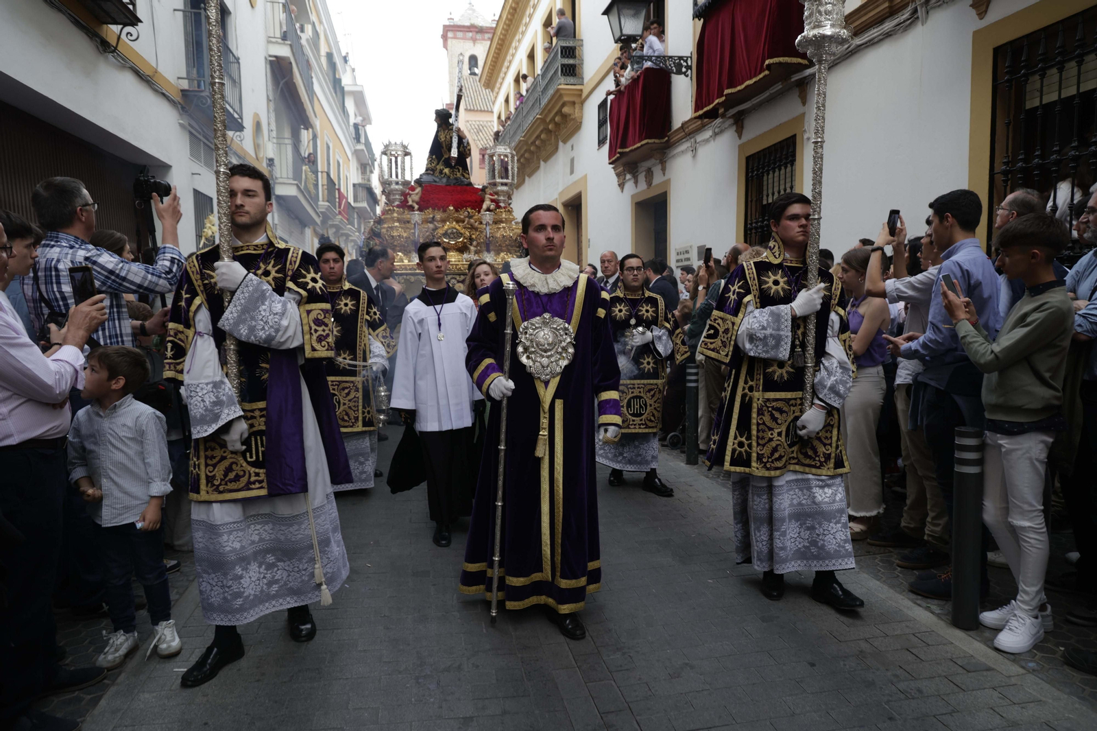 La salida de la Hermandad de las Penas en imágenes