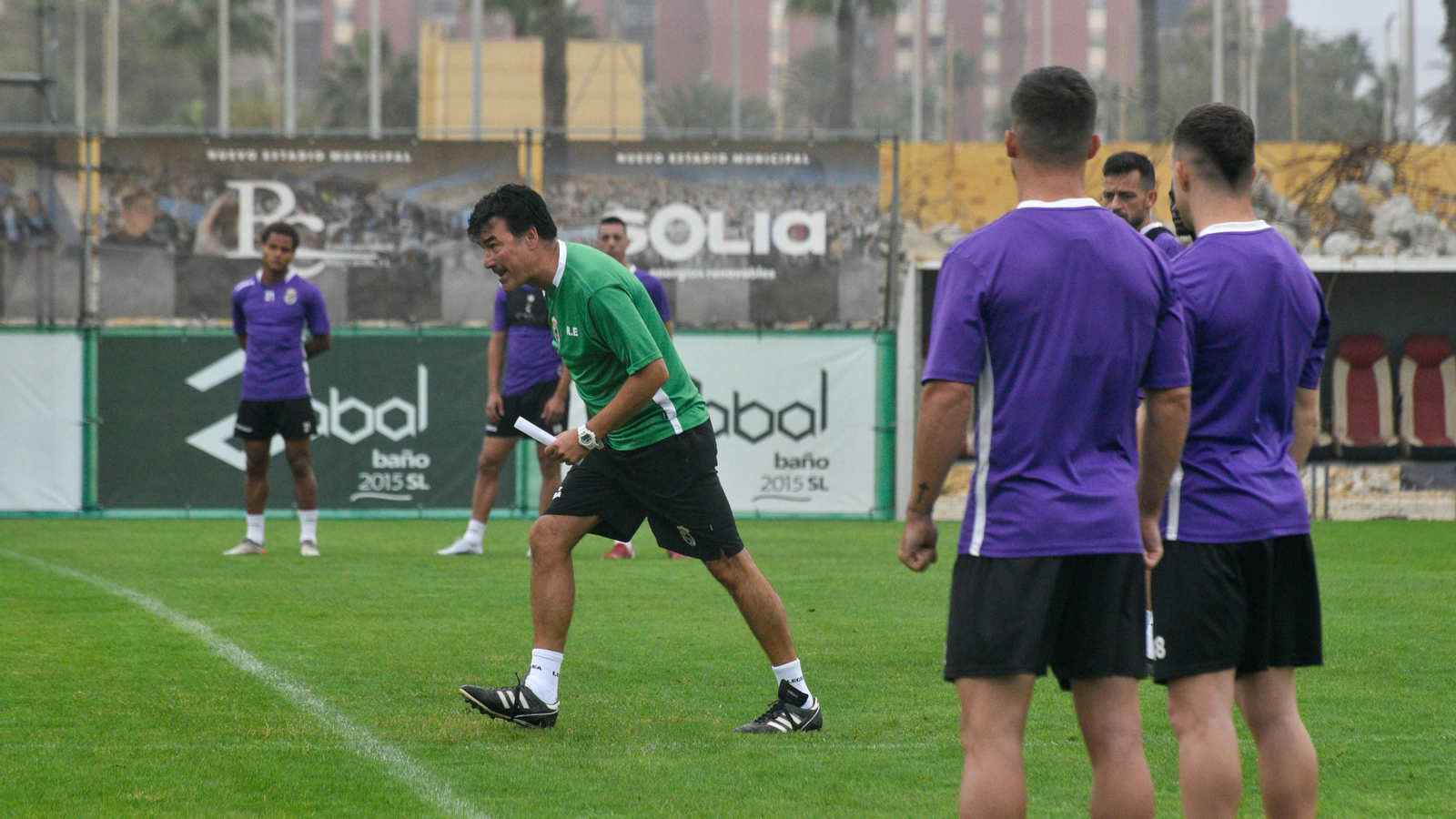 Fotos del primer entrenamiento de Rafa Escobar como entrenador de la Balona