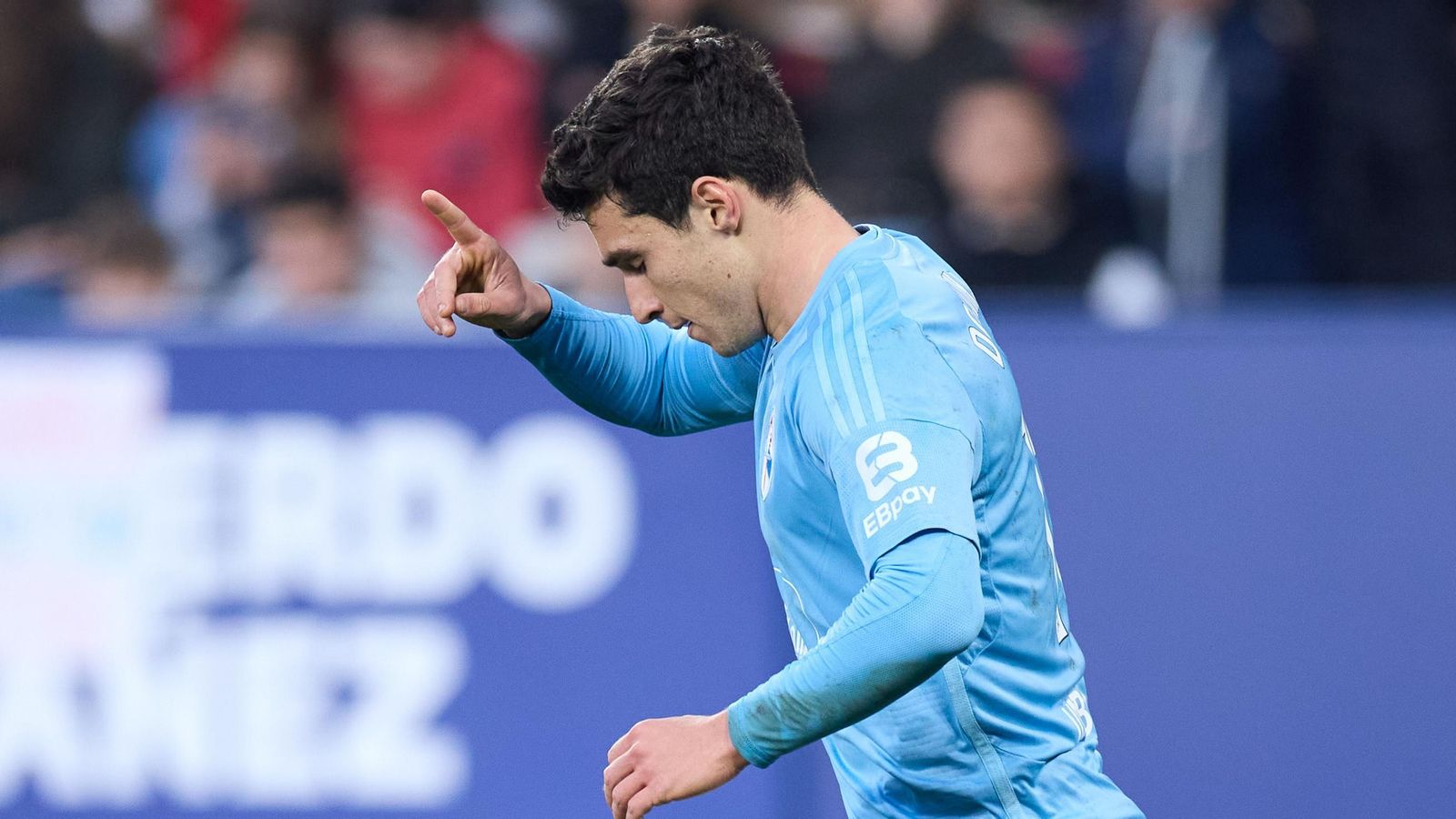 Douvikas celebrando uno de sus goles con el Celta