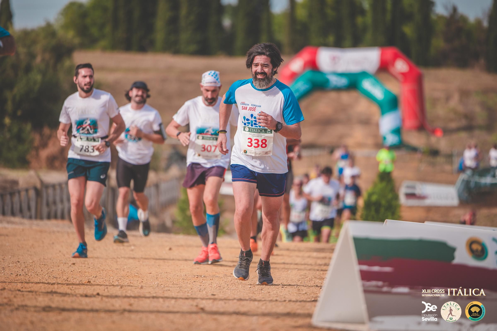 Búscate en las fotos del Cross de Itálica 2025 | 2