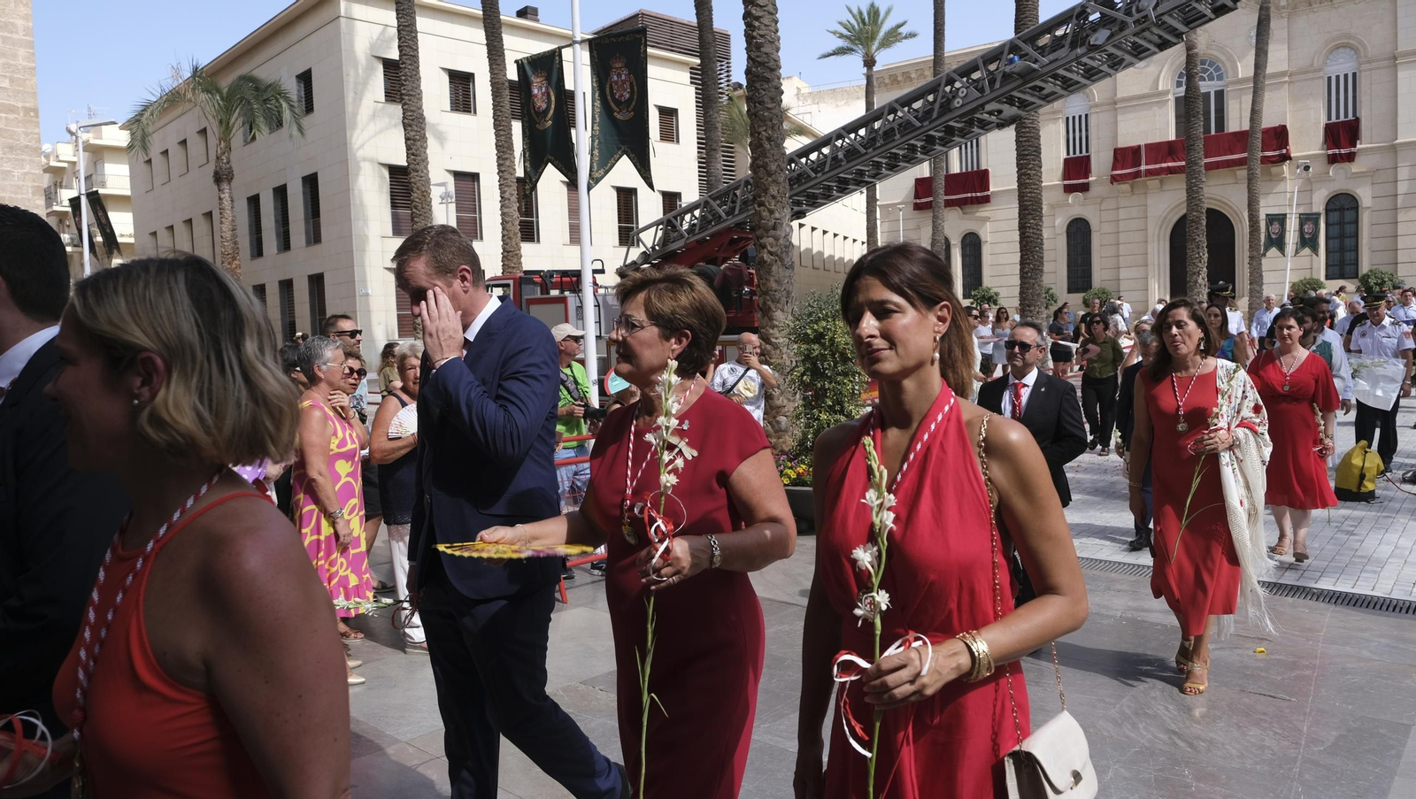 Ofrenda floral a la Virgen del Mar en la Feria de Almería 2024, en imágenes