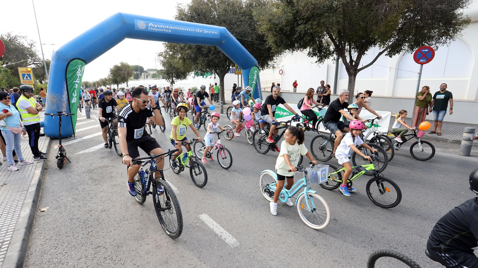 Búscate en el Día de la Bici Amistad por Jerez