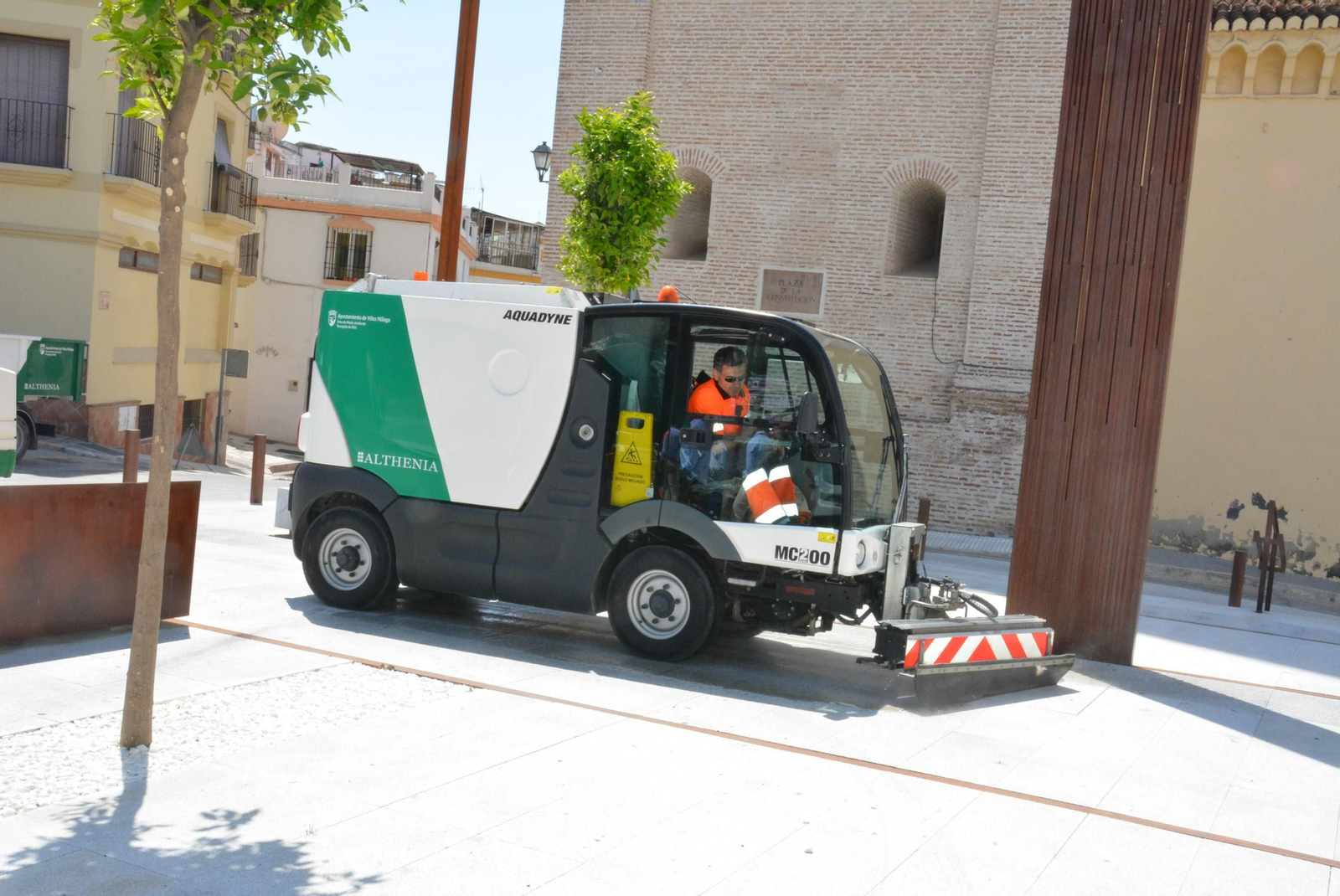 Último plan de choque de limpieza en Vélez-Málaga.