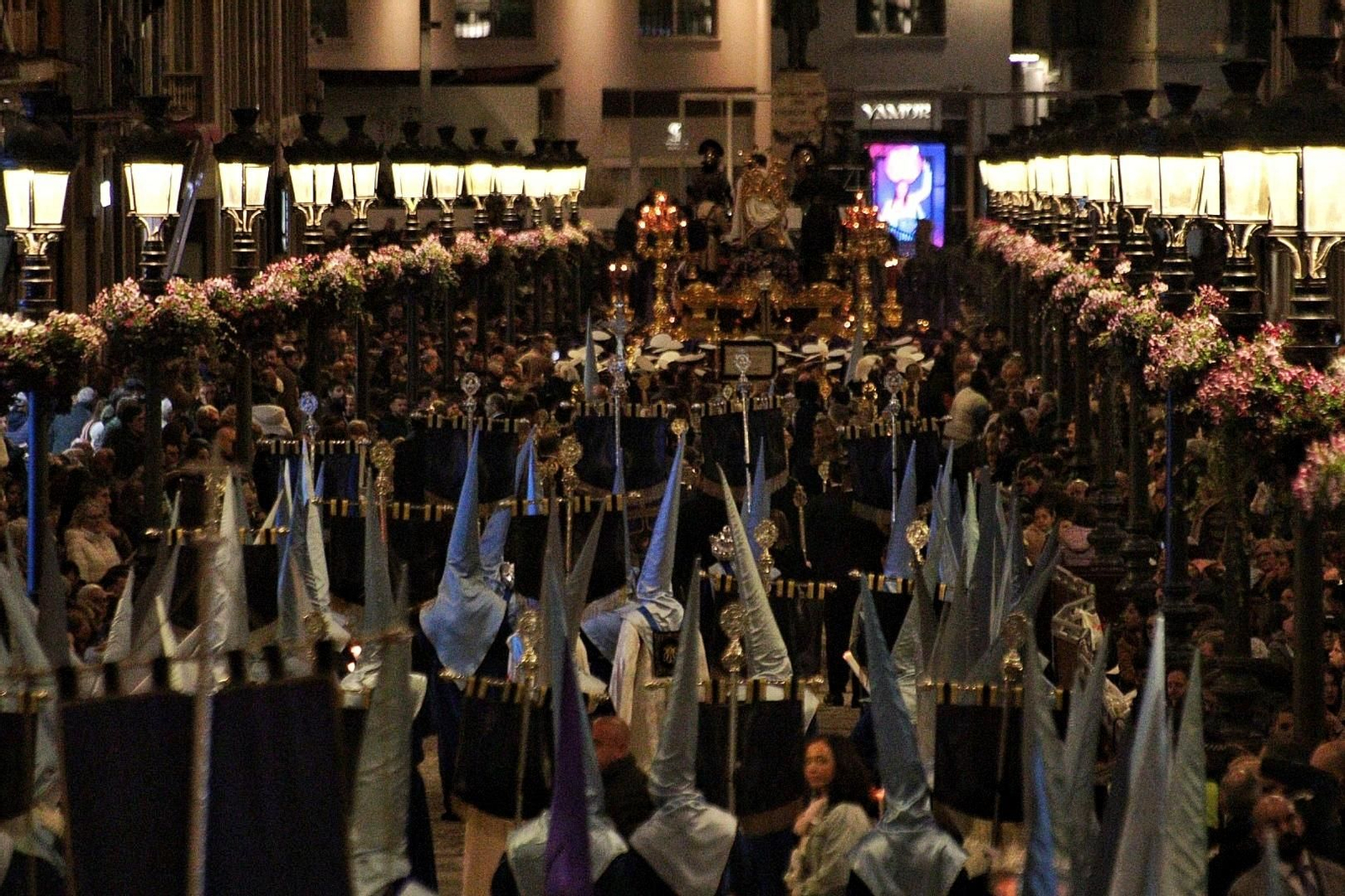 La Sentencia en su procesión del Martes Santo en Málaga, en fotos