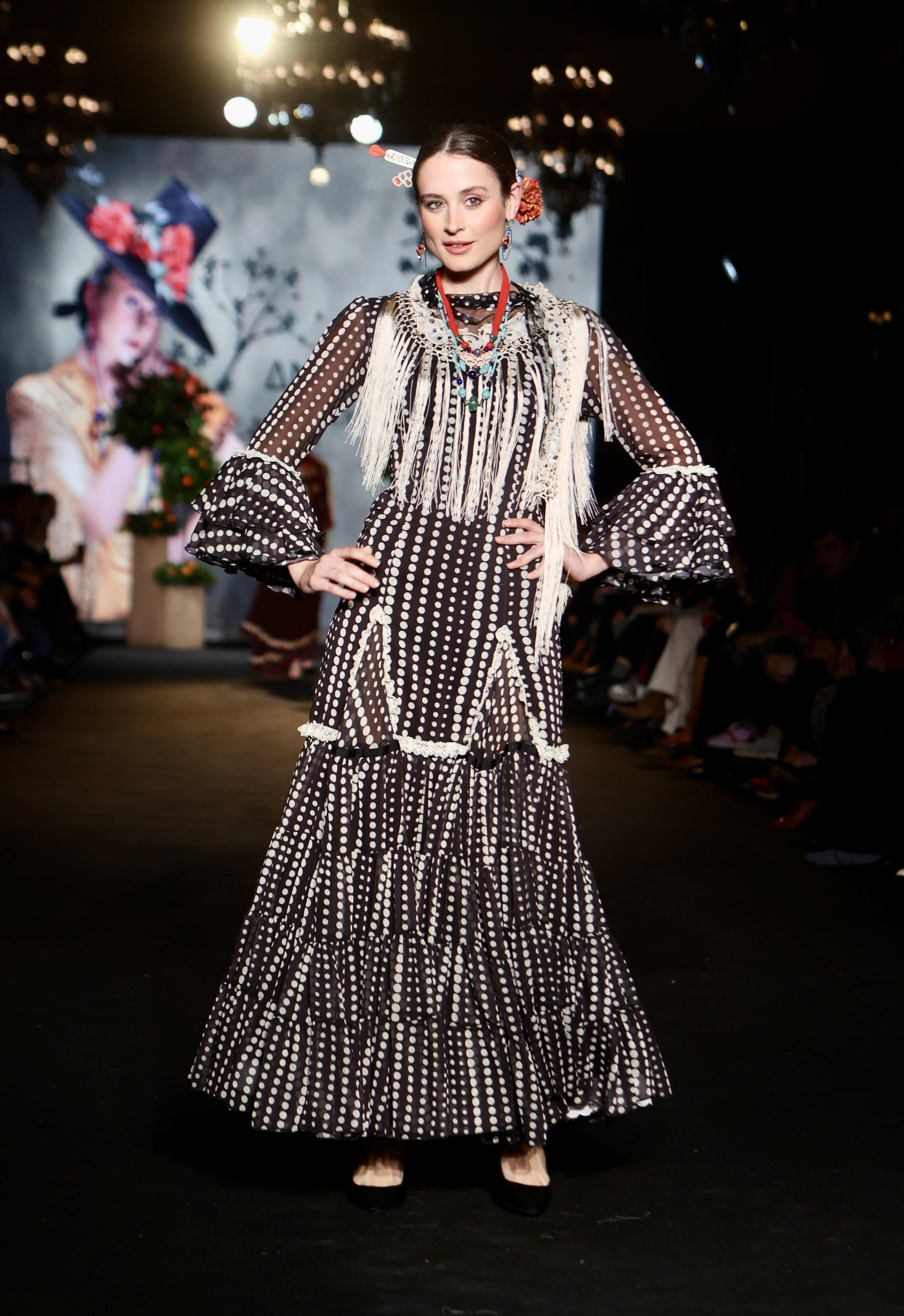 Desfile de Angela y Adela de We Love Flamenco 2024, todas las fotos