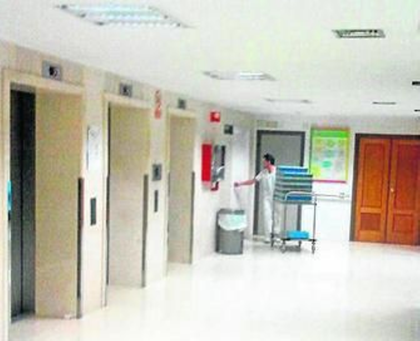 Vestíbulo en la primera planta, donde se produjo el fuego.